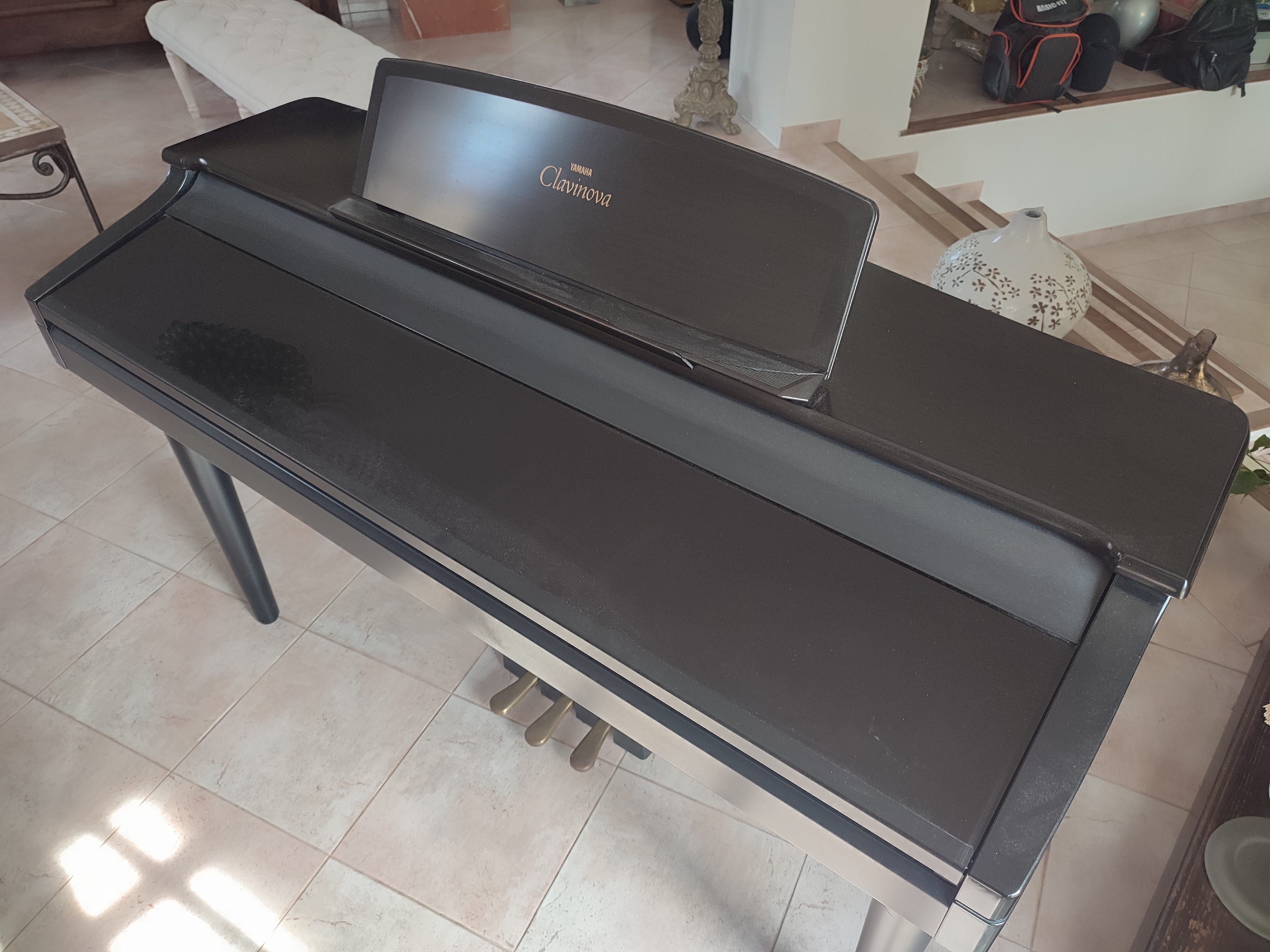 Vends piano numérique Yamaha  Cvp96 très peu servi 