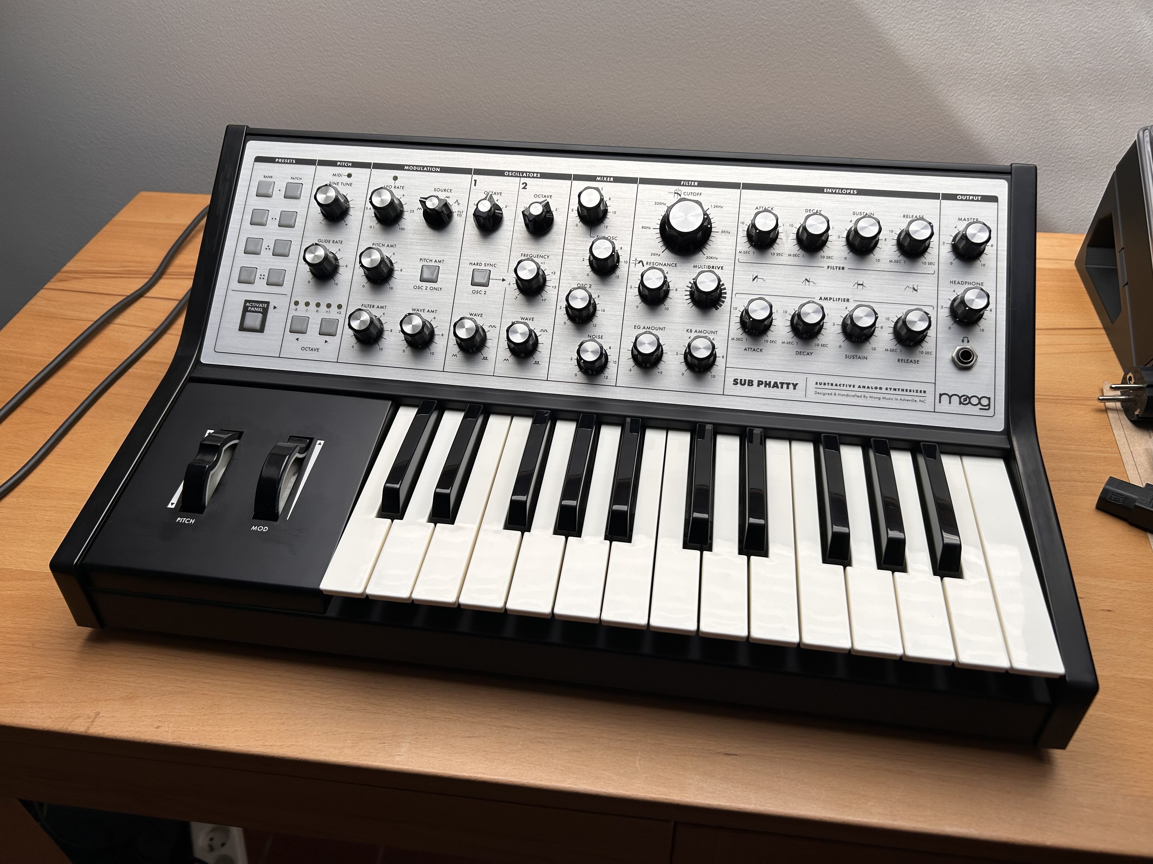 Moog Sub Phatty tbe
