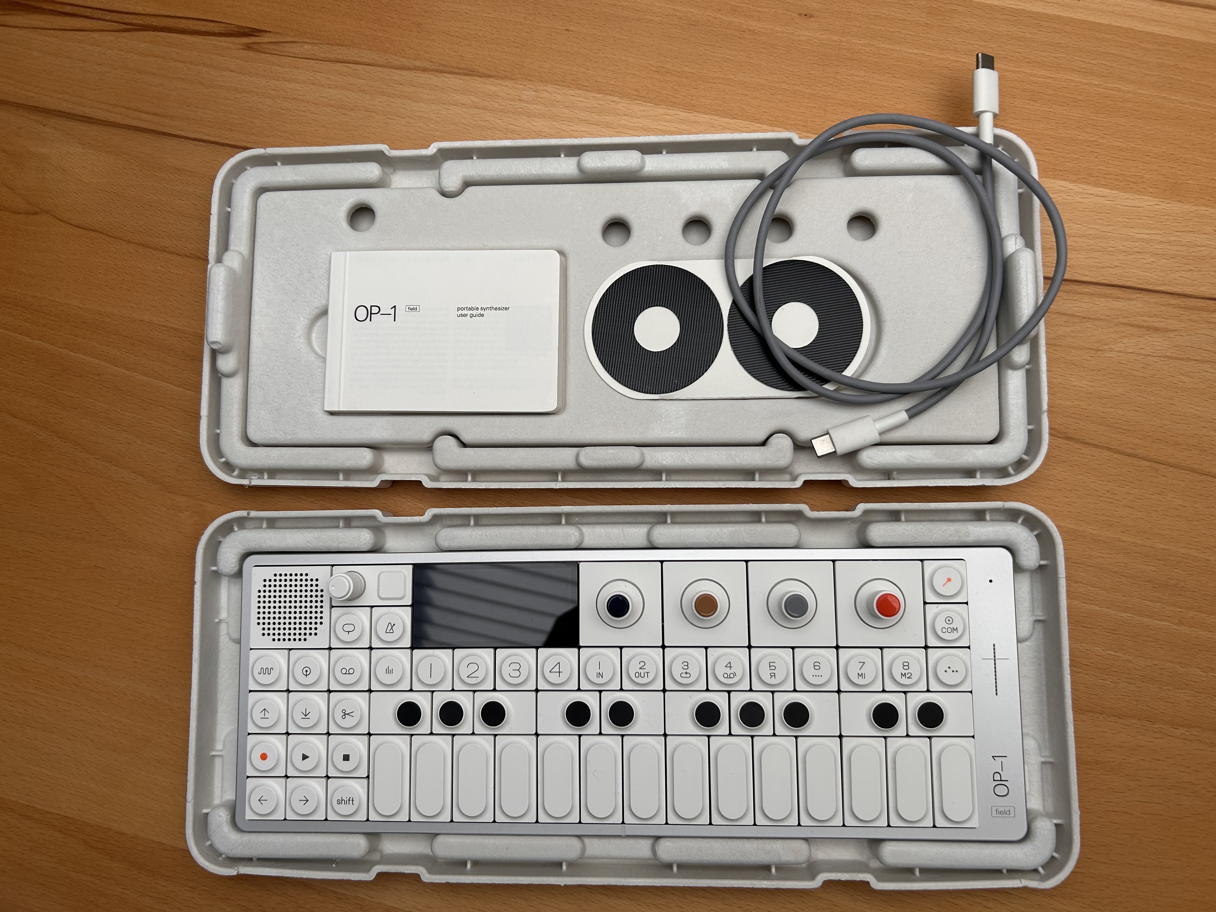 TE Op1 Field état neuf