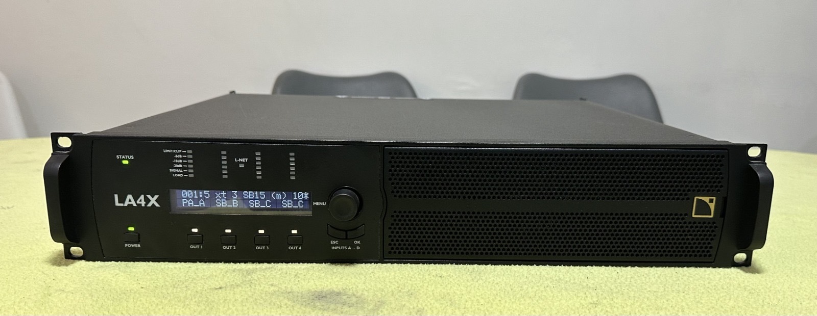 Contrôleur amplifié L-Acoustics LA4X – Quasi neuf (utilisé deux fois)