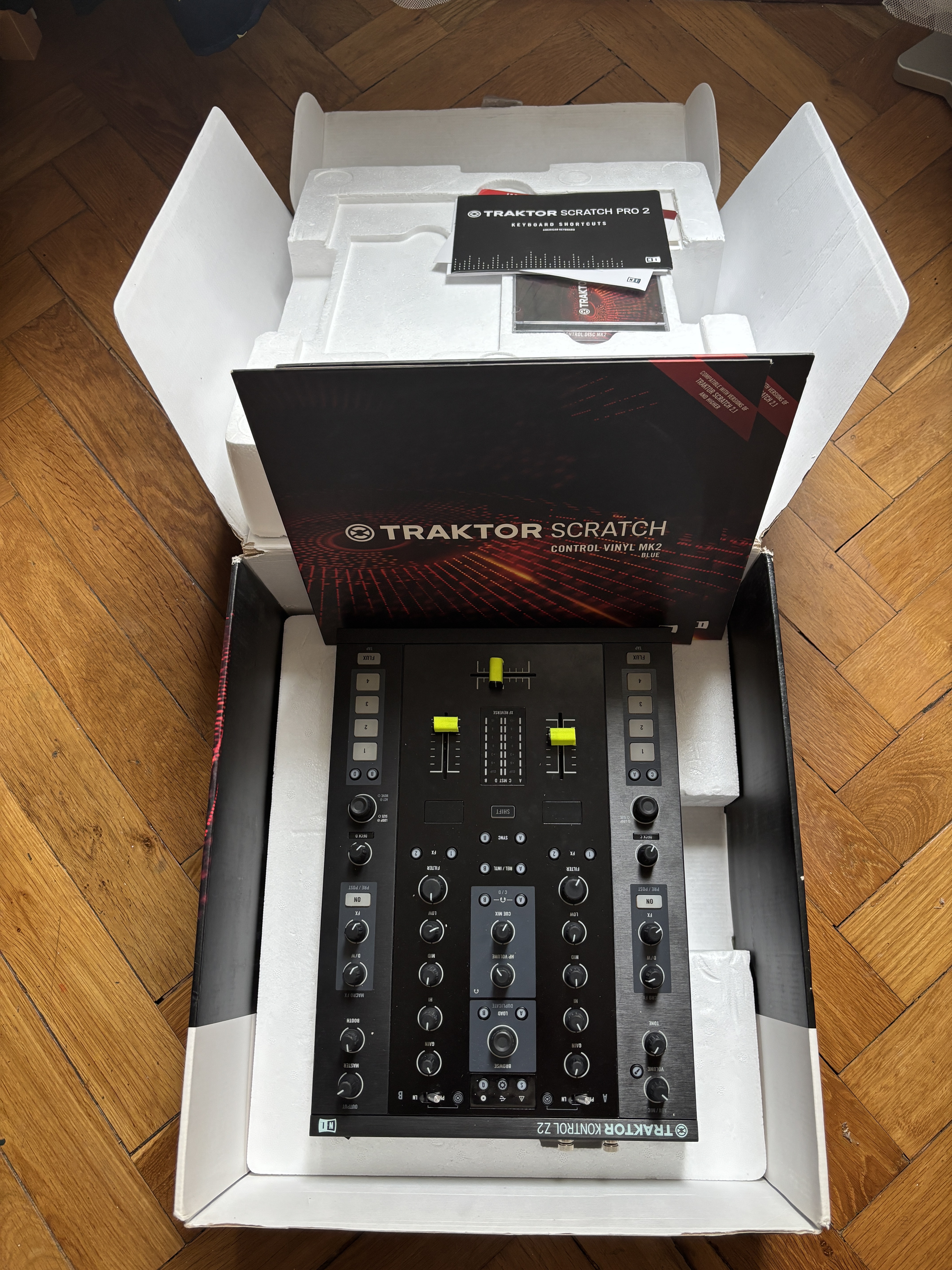 Traktor z2 avec accessoires + boite