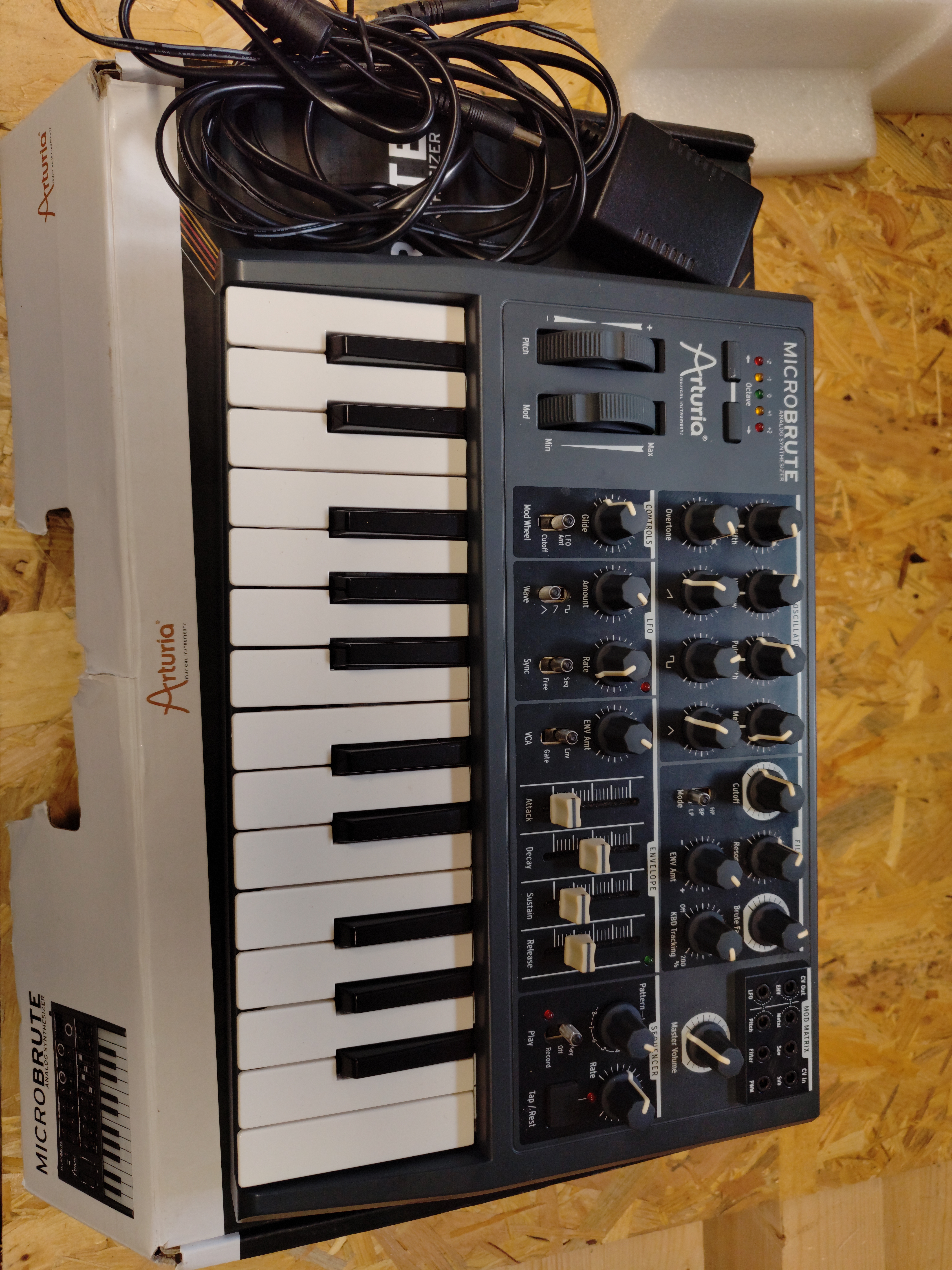 Vend Arturia Microbrute