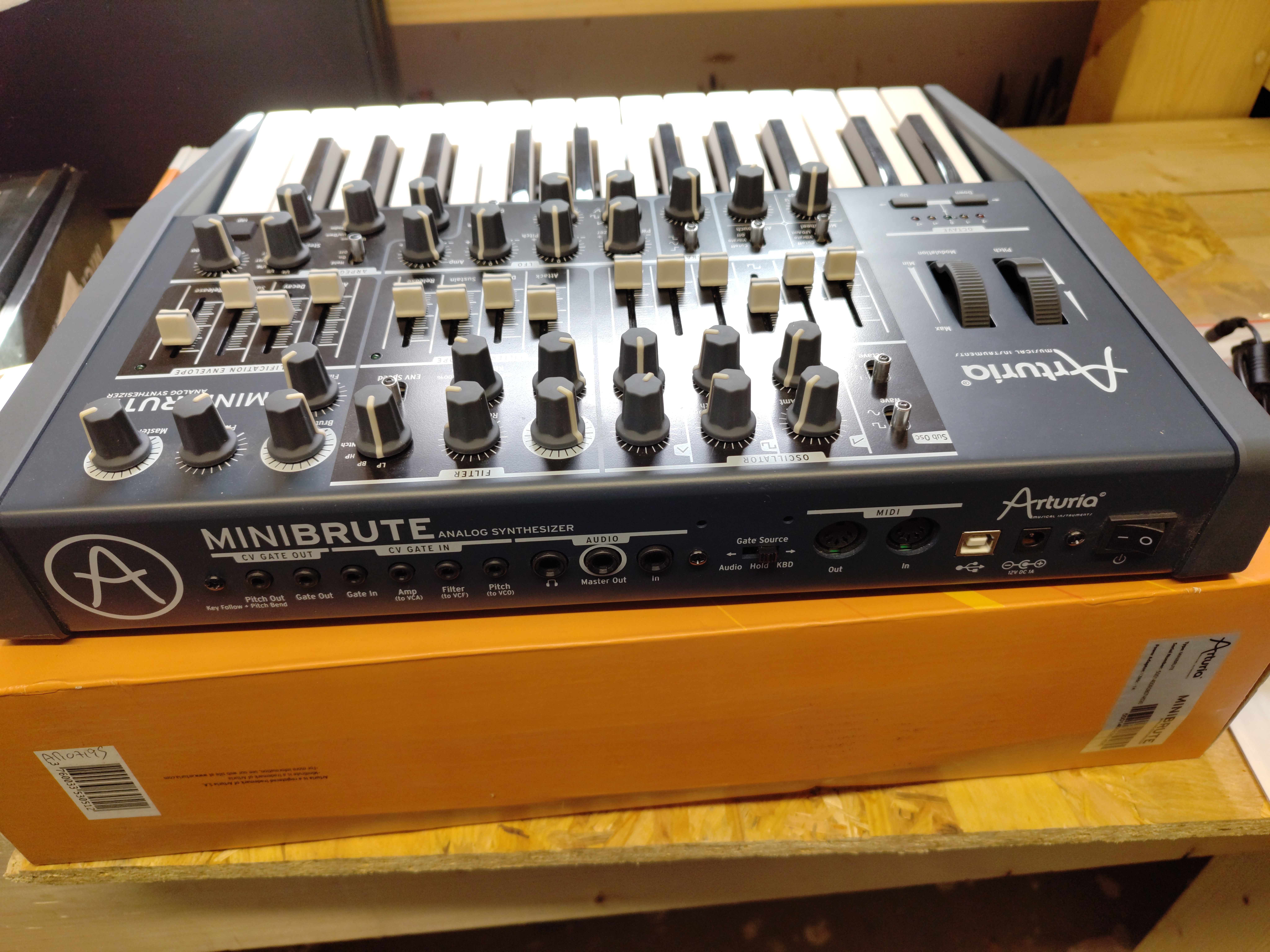 Vend Arturia Minibrute mk1