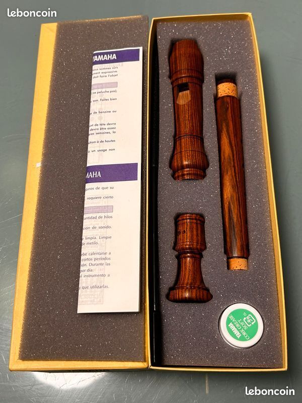 Belle flûte à bec YAMAHA YRS 62 haut de gamme état neuf