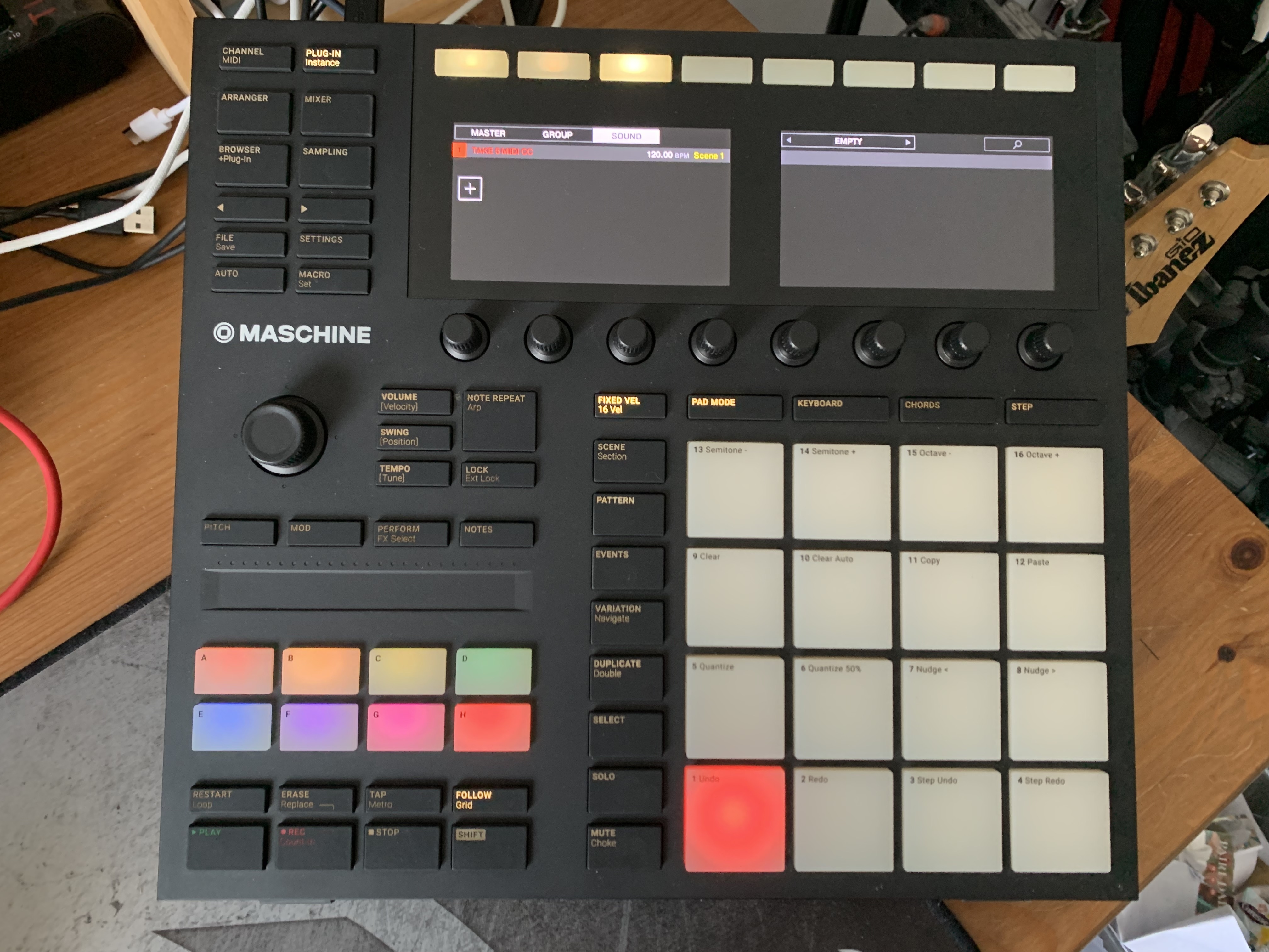 Maschine mk3 avec cable USB d'origine et Decksaver