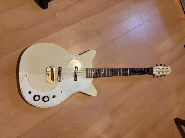 Vends guitare Danelectro