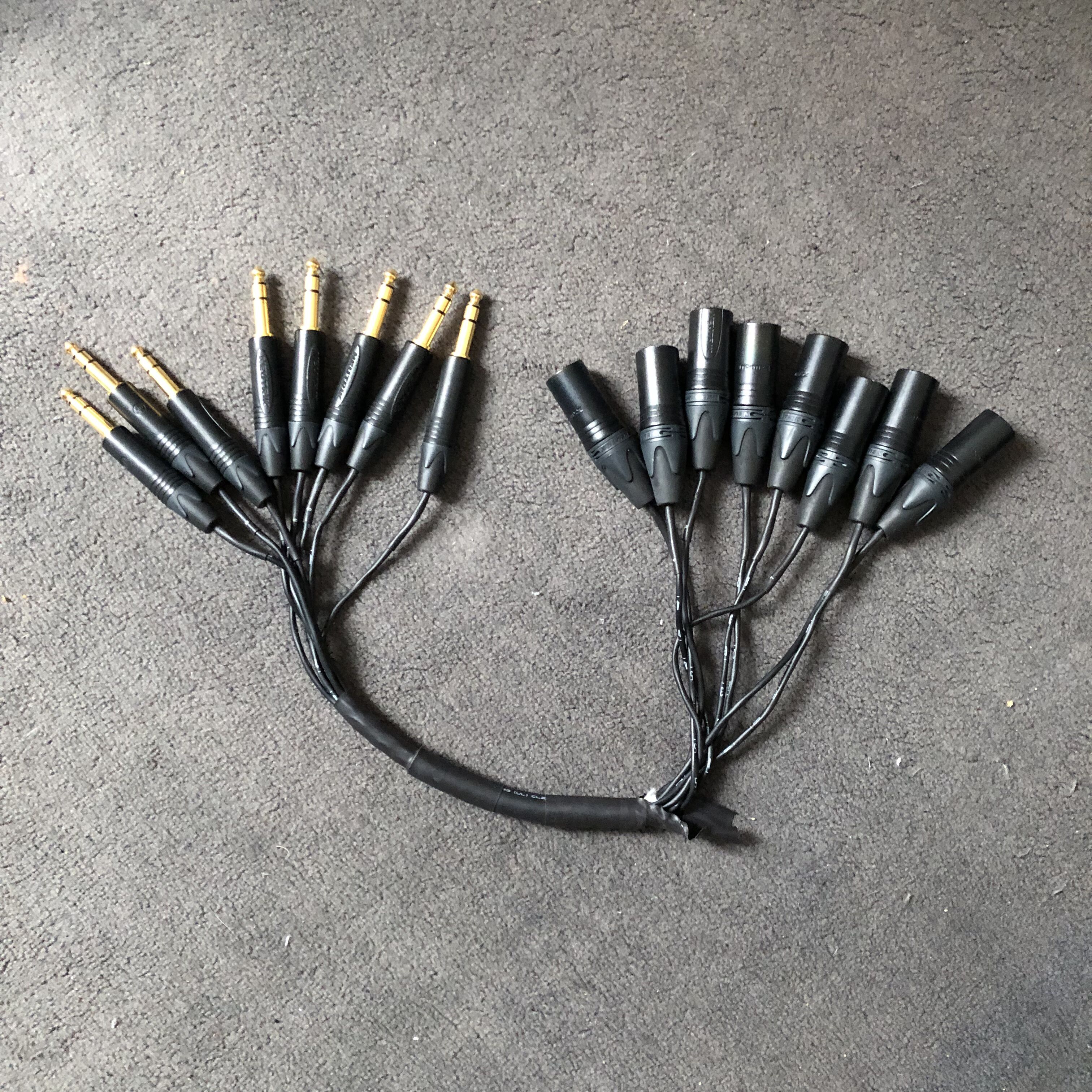 Mogami 2932 8 Multipaire Câble analogique studio | Neutrik Gold XLR mâle - 6,3mm TRS | HiFi - 0,5 m