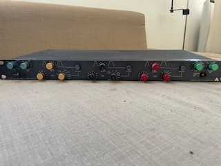 Vends EQ Trident CB9066