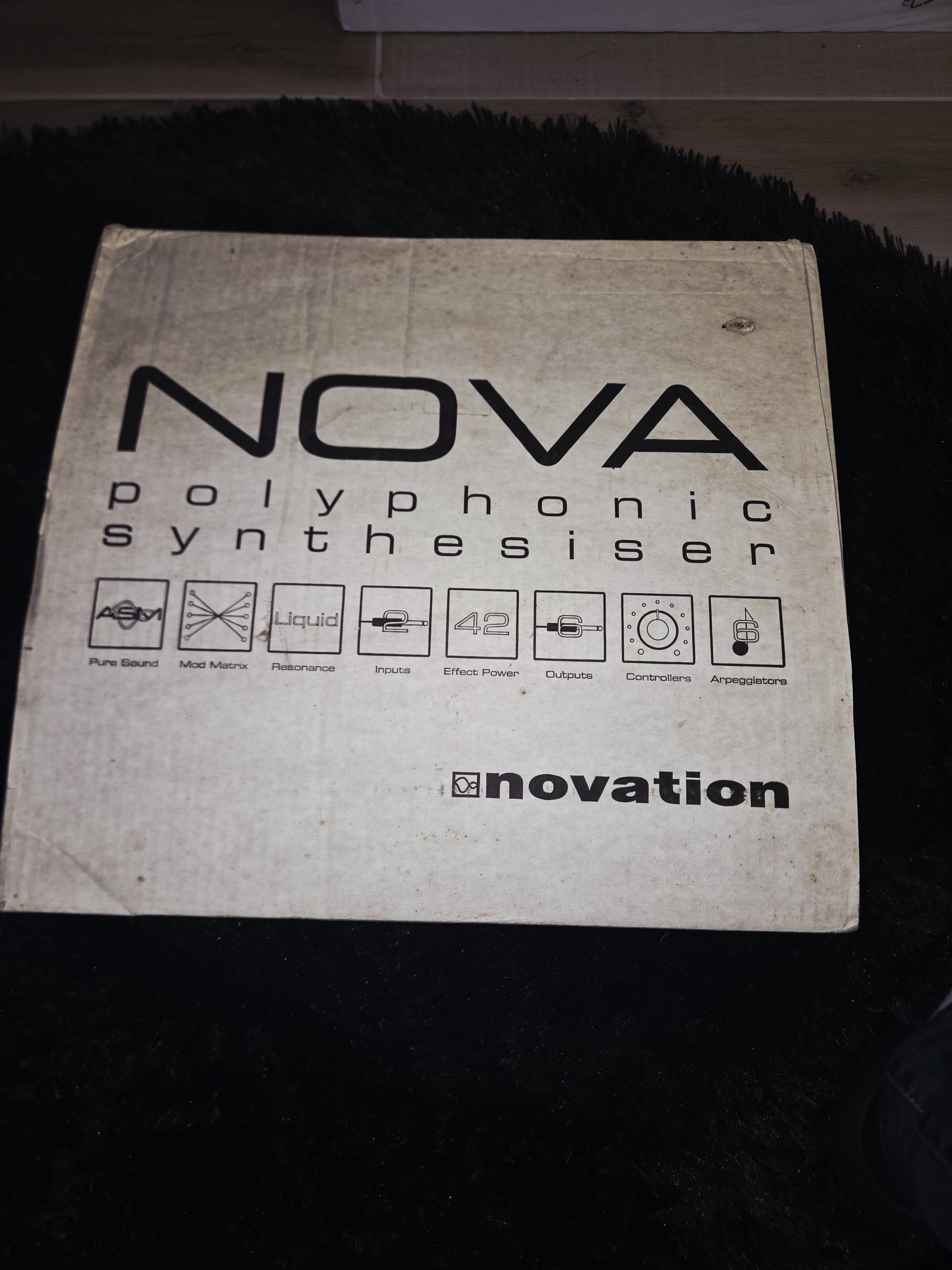 Nova polyphonique synthetiseur 