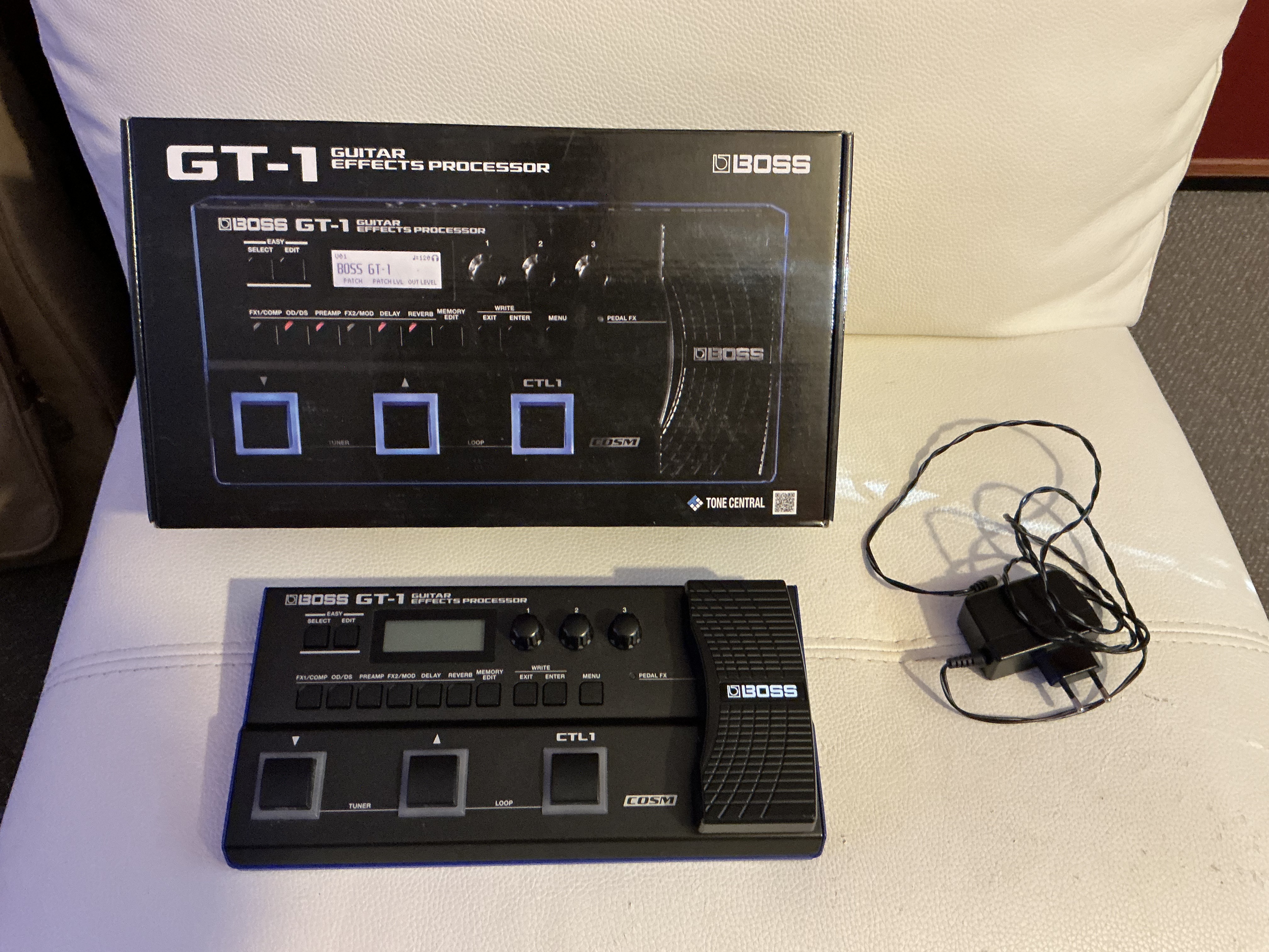 BOSS GT1 en excellent état (sacoche BOSS et alim secteur en options)