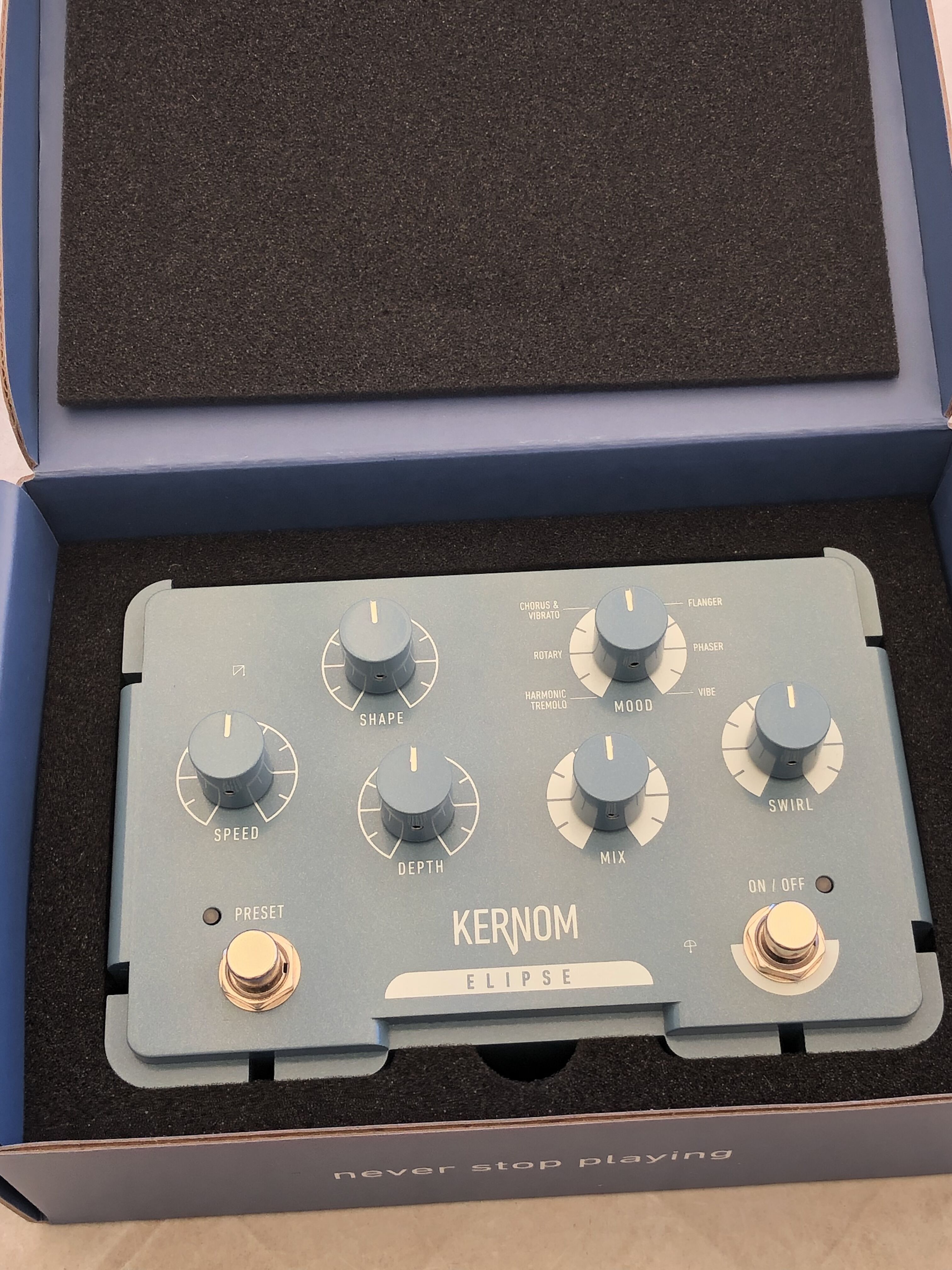 Kernom Elipse (48758)