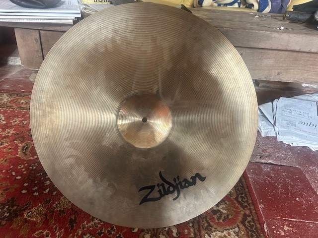 Vends cymbale Zildjian Avedis Ping Ride 22"