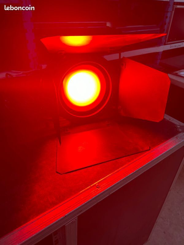 Projecteur LED PAR-COB150 AFX