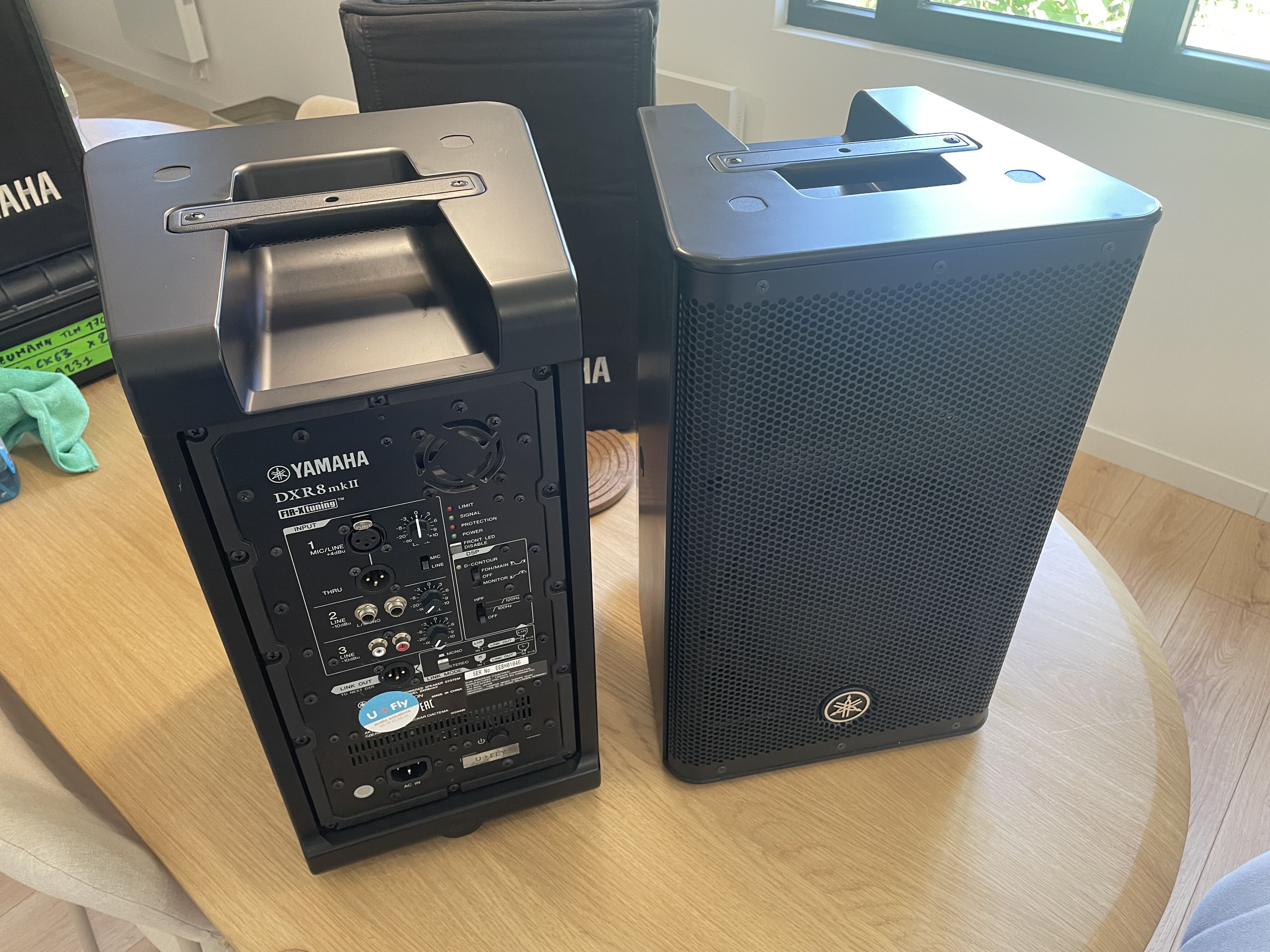 Paire de Yamaha DXR8MKII avec deux Housses Yamaha