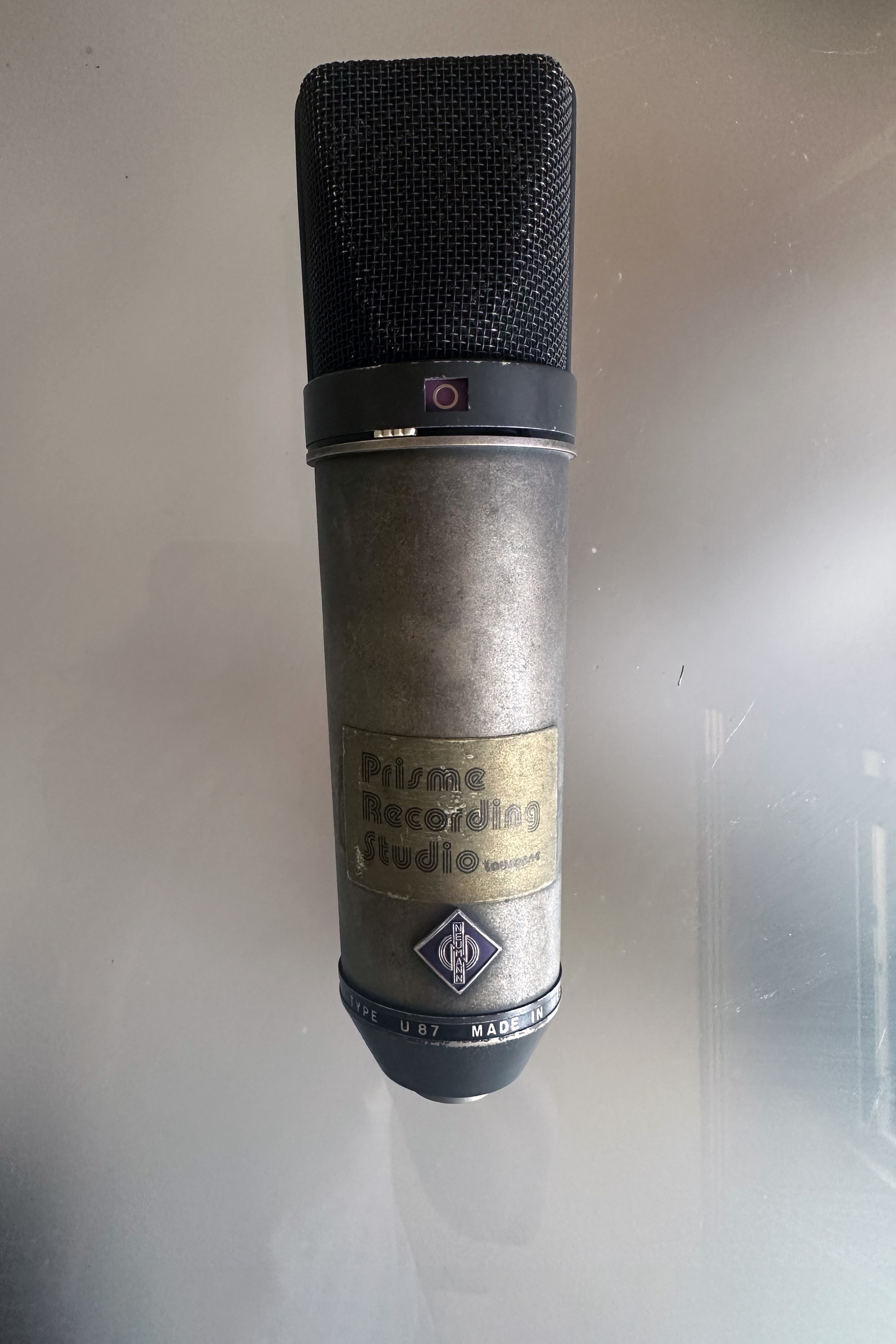 Neumann U87 vintage – micro légendaire studio (Studio Prism)
