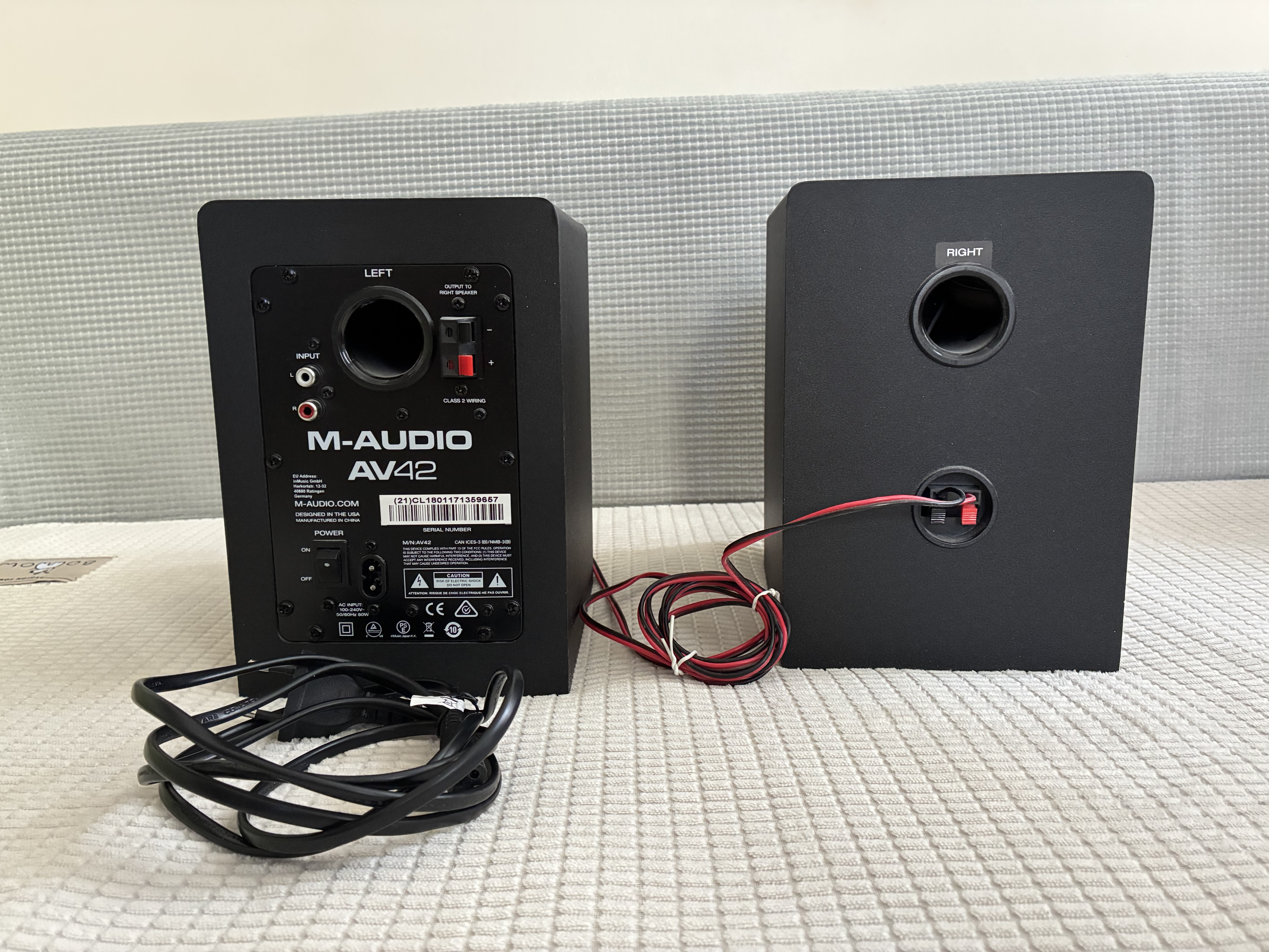 Vend moniteur M audio  AV 42 