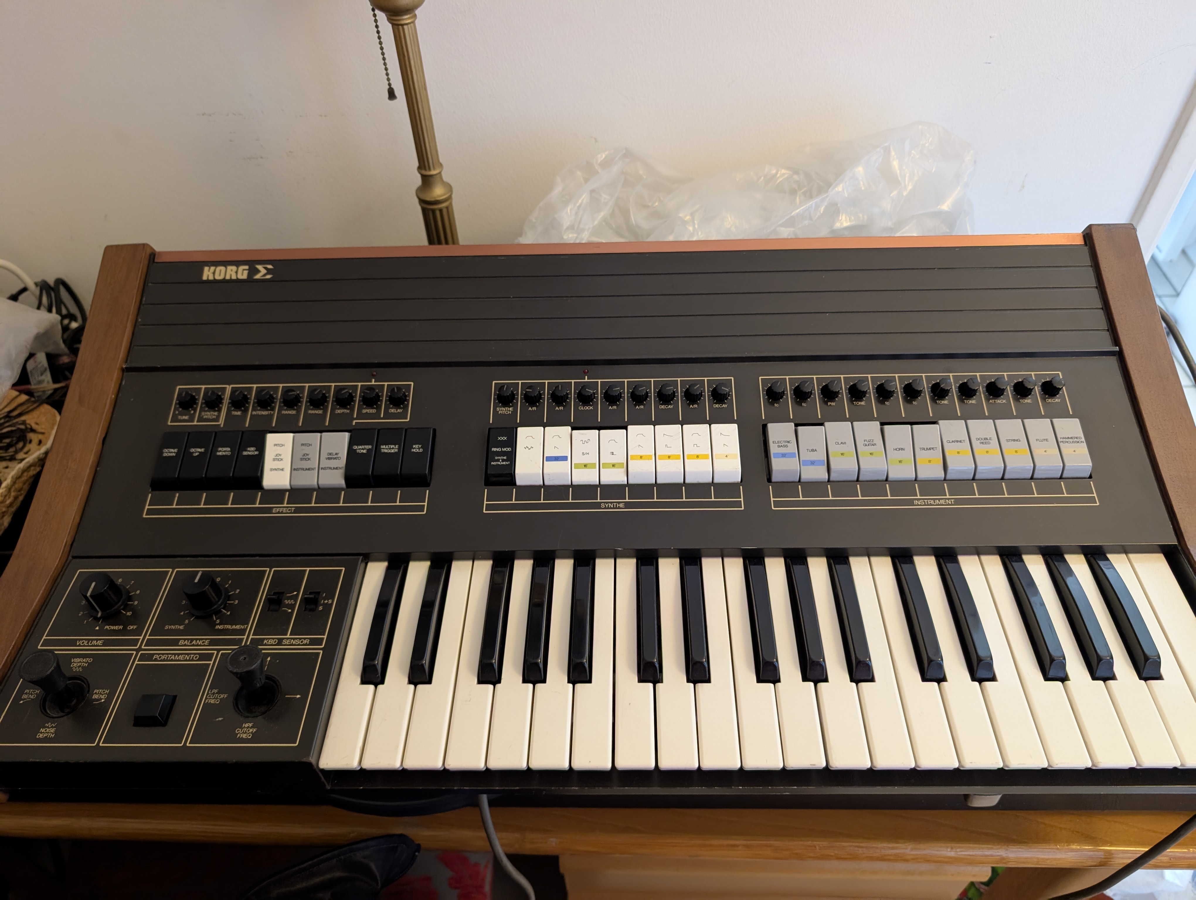 VEND KORG SIGMA EN TRES BON ETAT FONCTIONNEL ET ESTHETIQUE