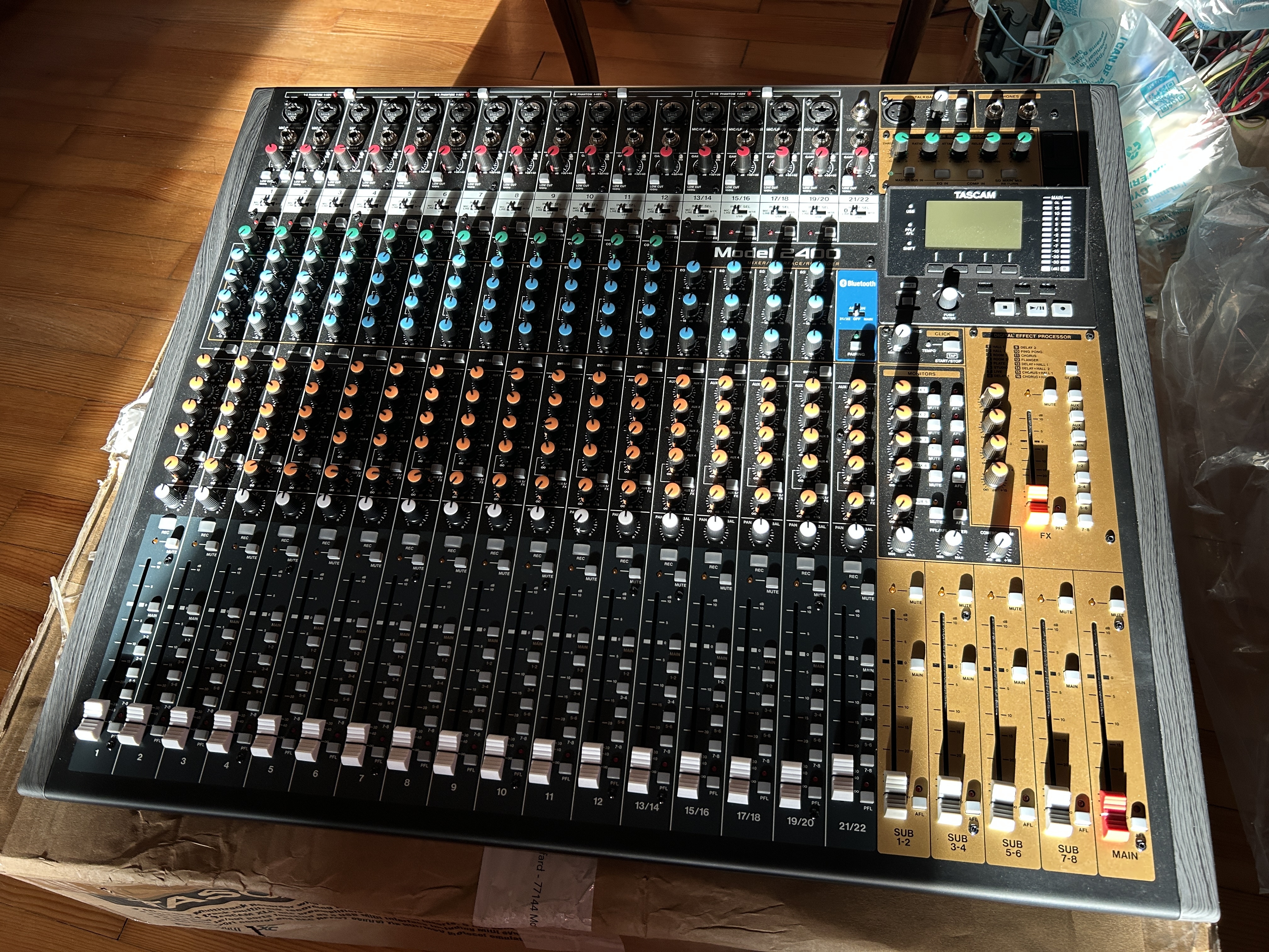 Vends Tascam 2400 super état 