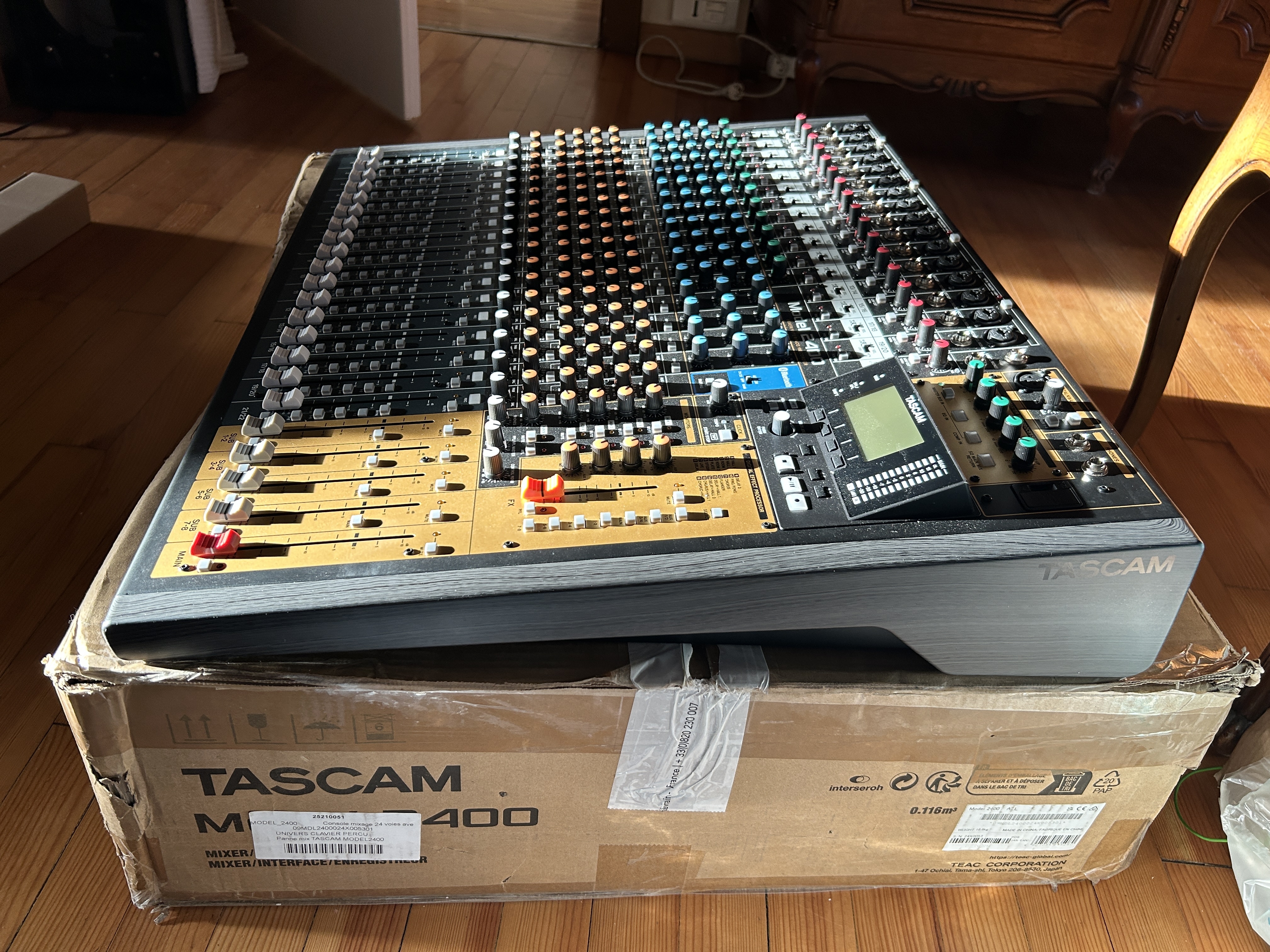 Tascam Model 2400 (70274)