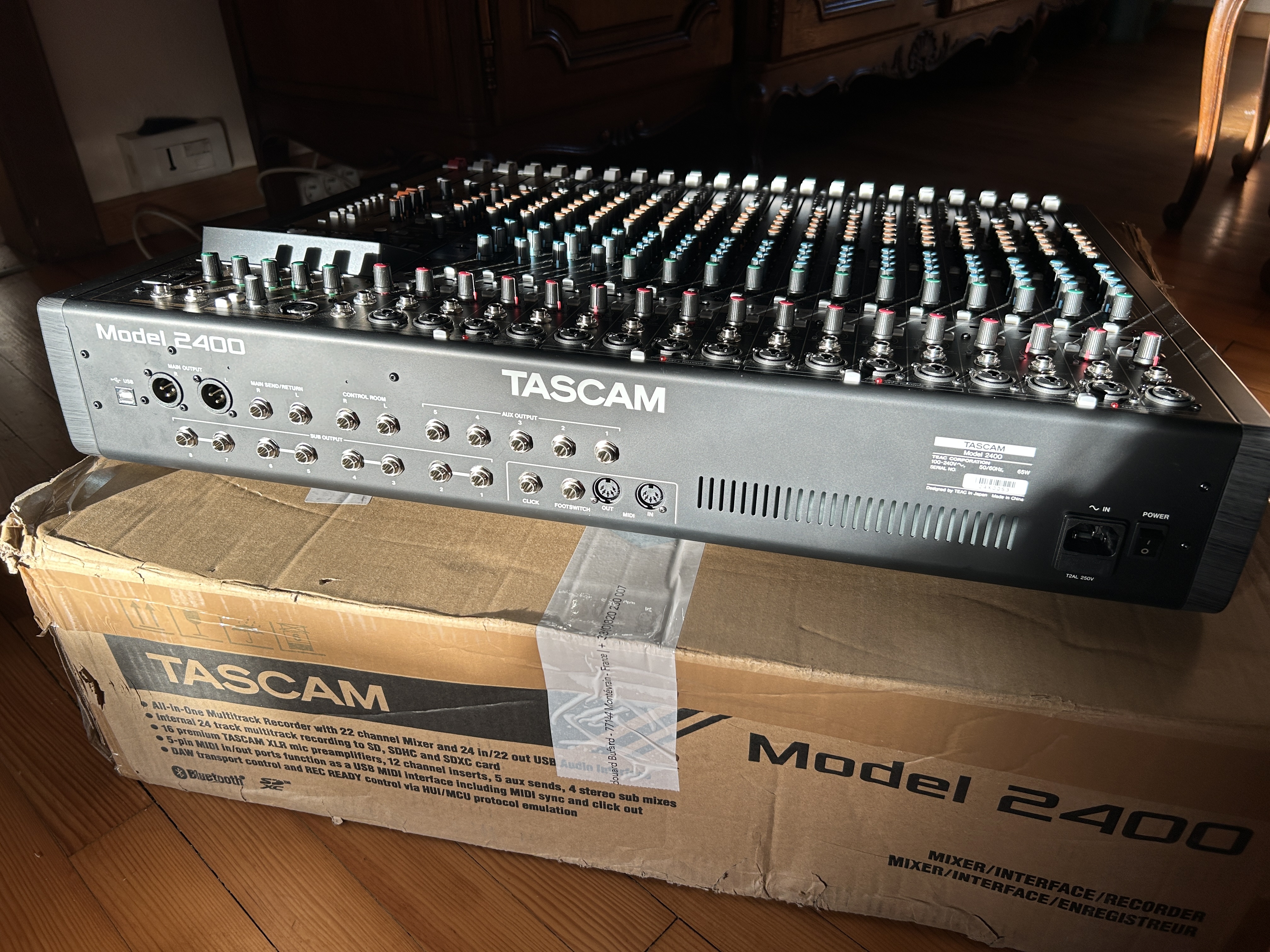 Tascam Model 2400 (64954)