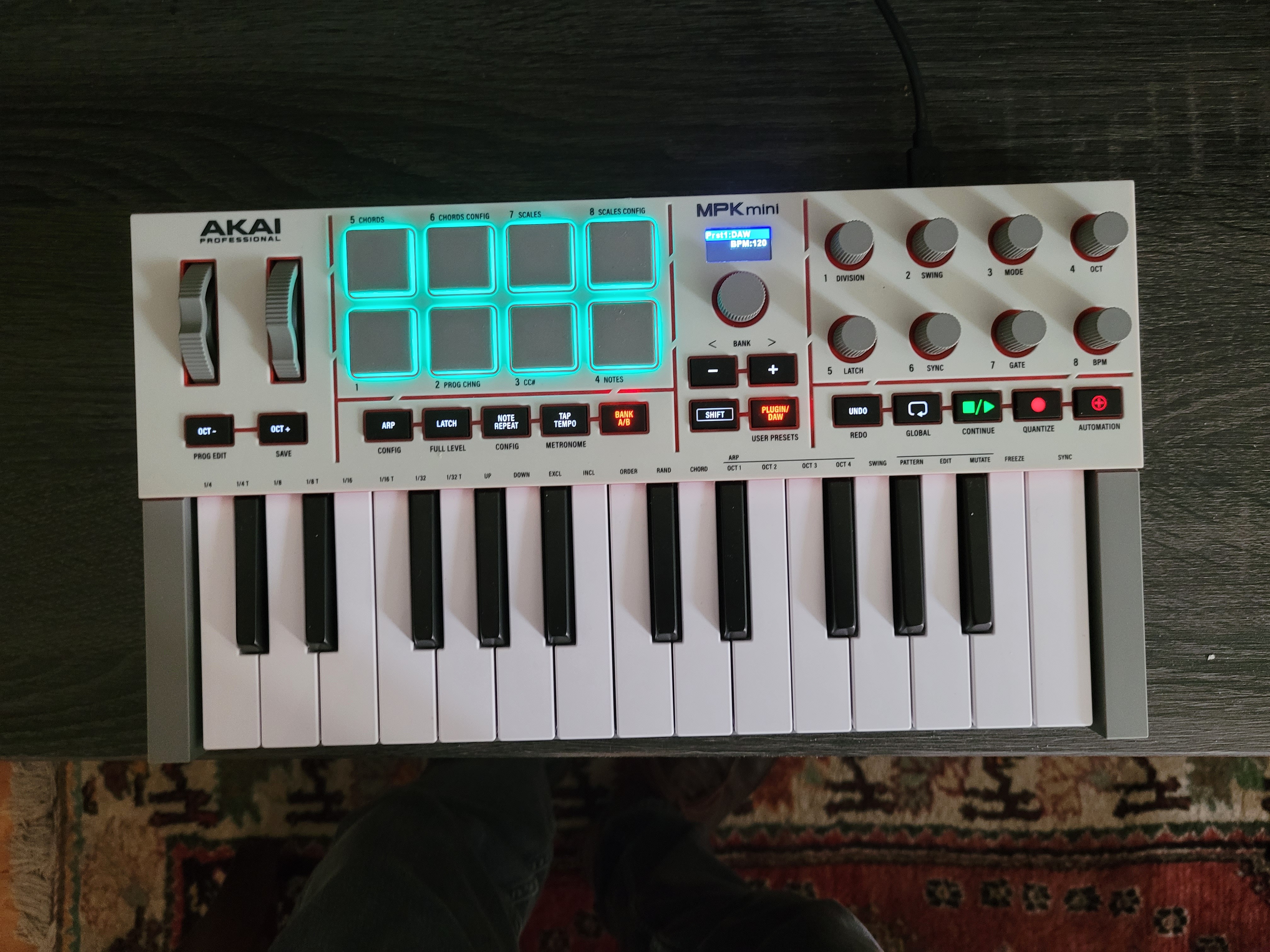 Vends Akai MPK Mini IV