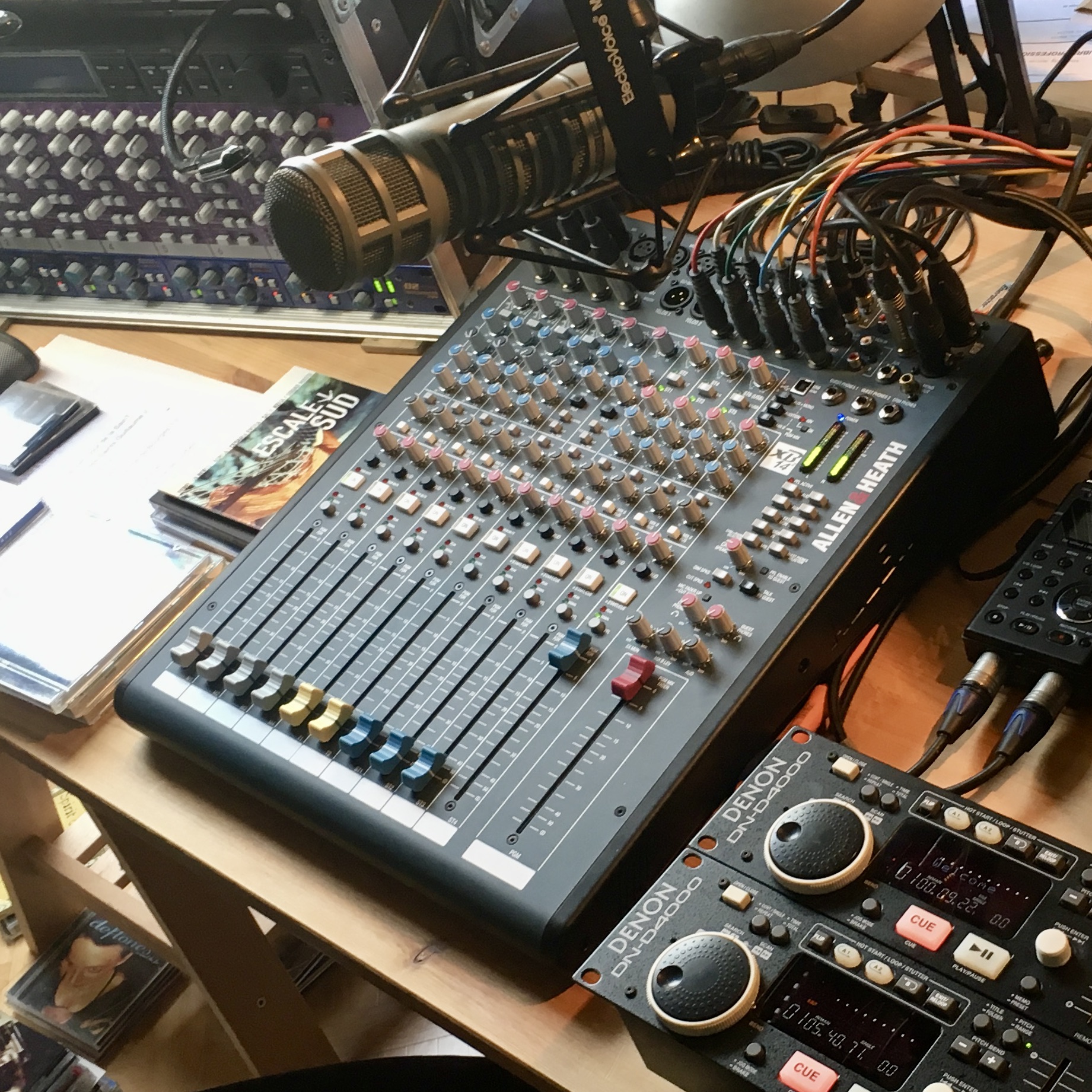 XB-14-2 en excellent état + câblage sur mesure pour START-CUE + ON AIR