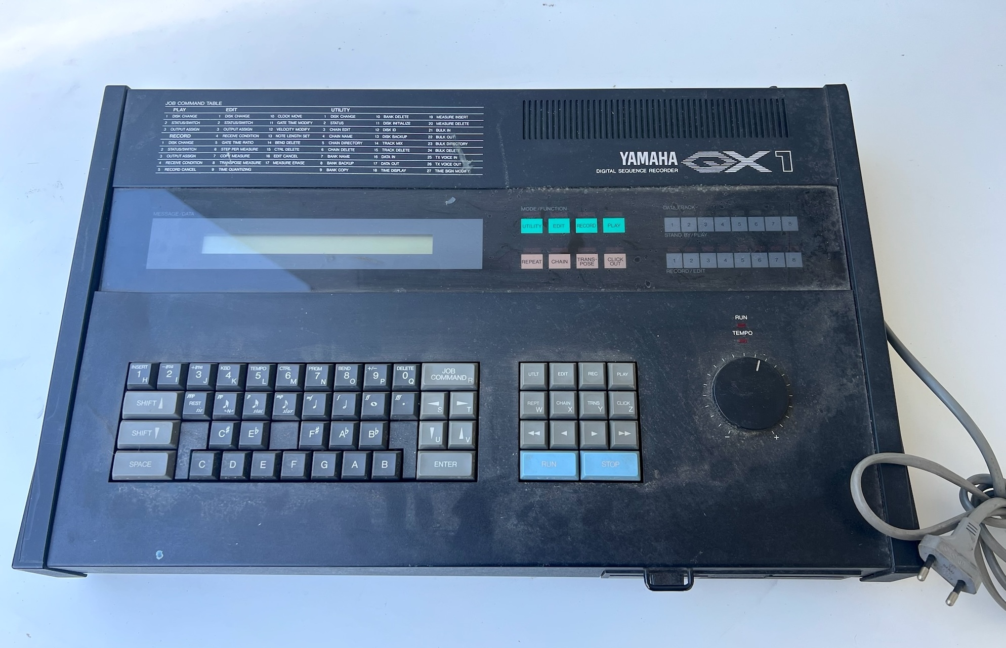Yamaha QX1 – Séquenceur MIDI vintage mythique (époque DX7)