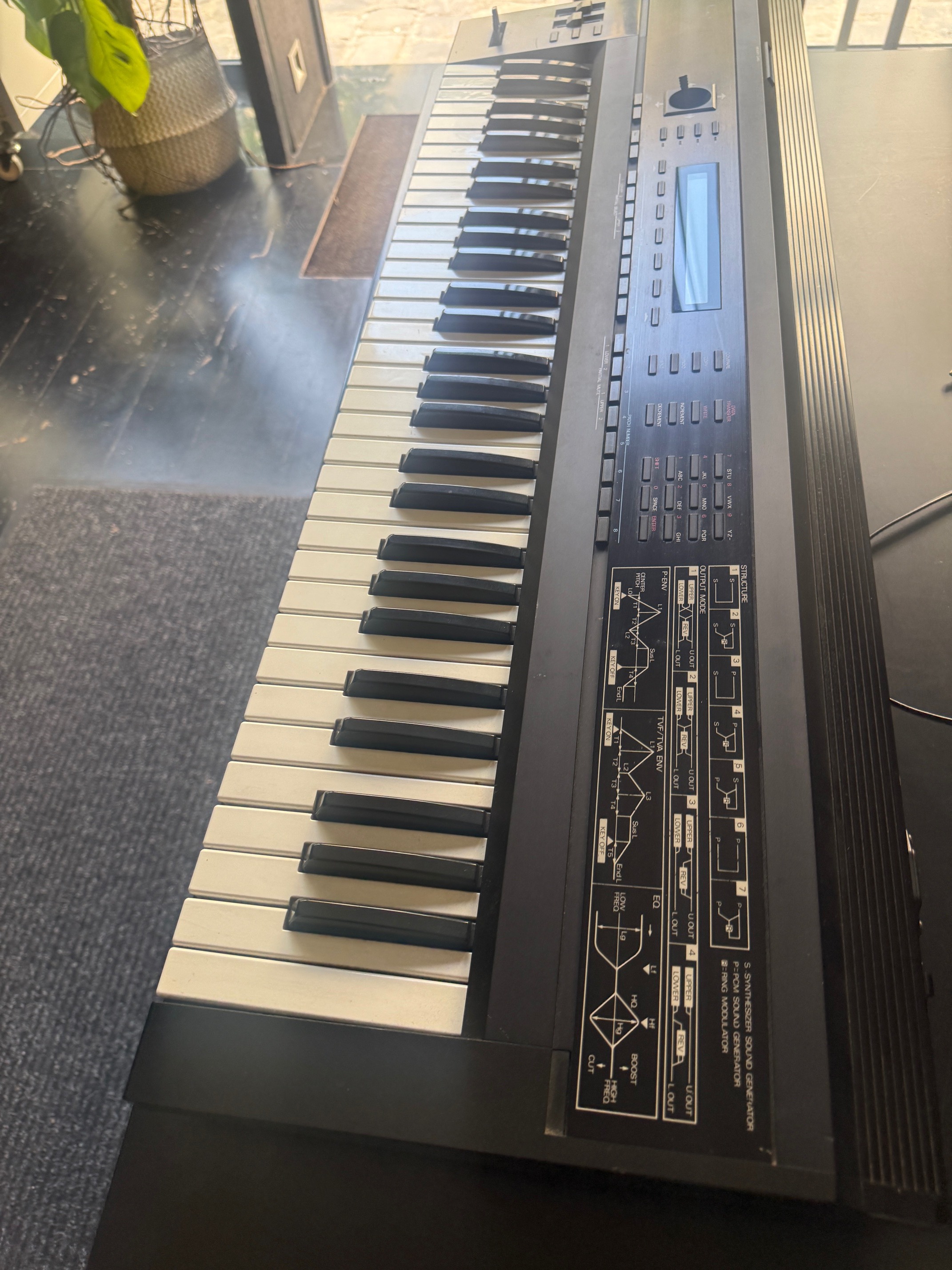 Roland D-50 (84797)