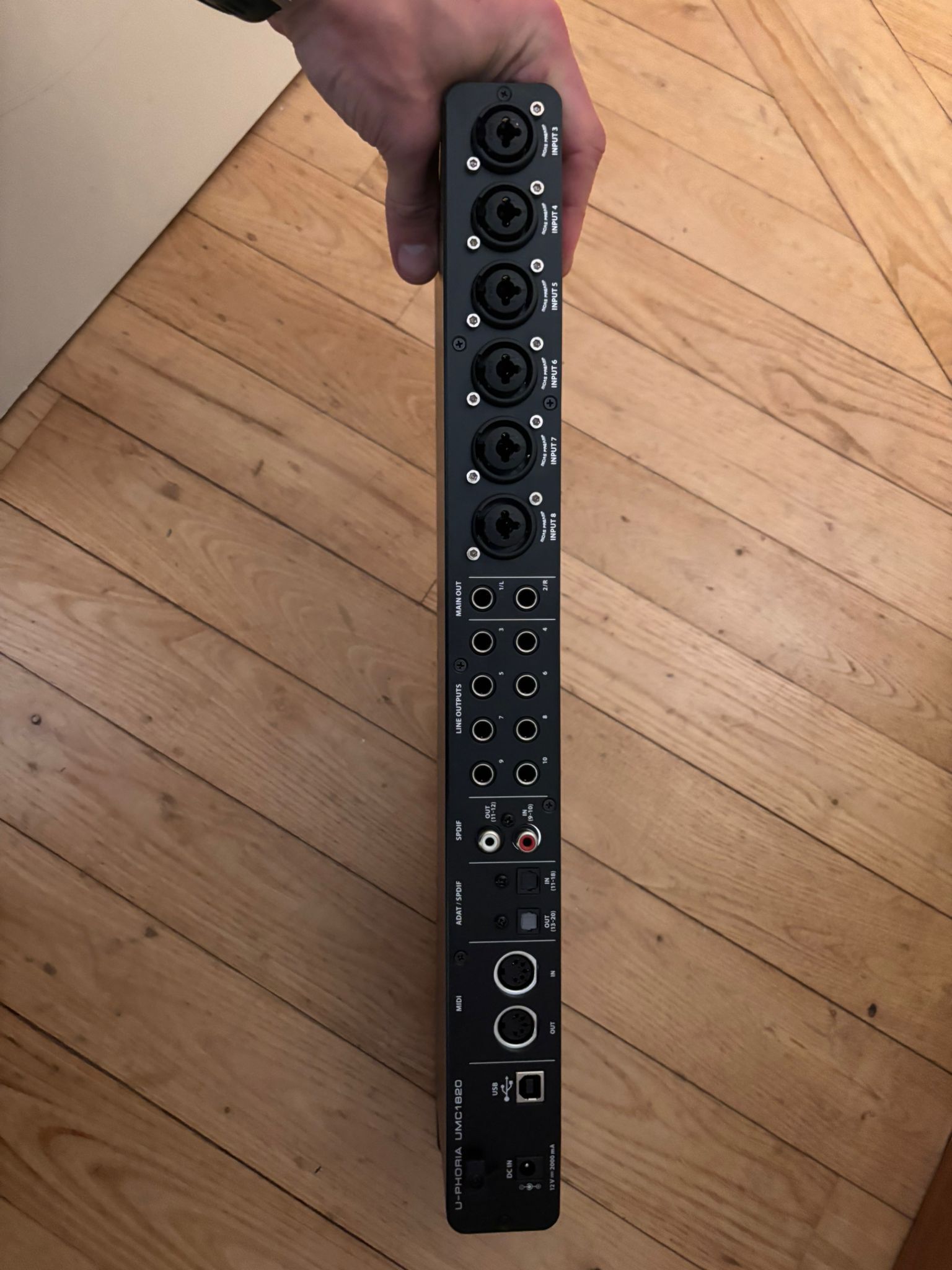 Behringer U-Phoria UMC1820 (10170)