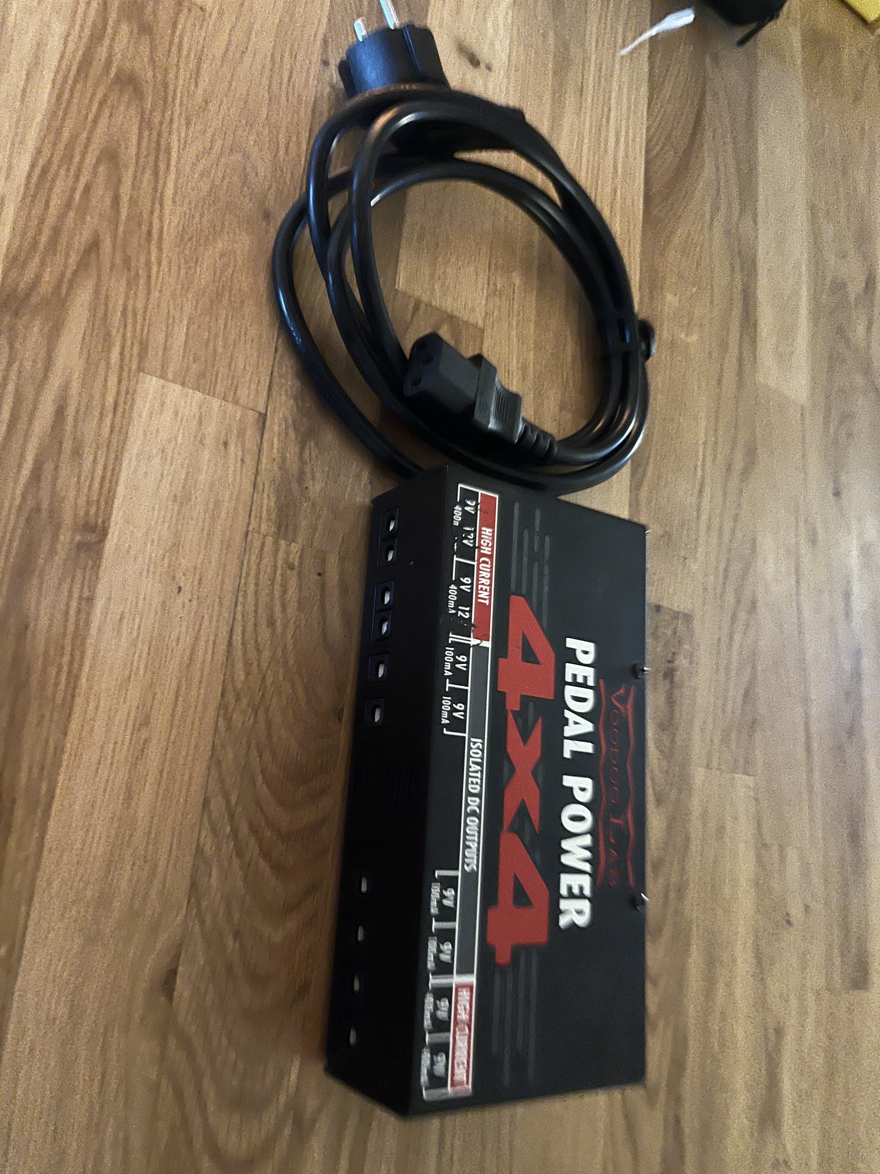 Vends Voodoo Lab Pedal Power 4x4