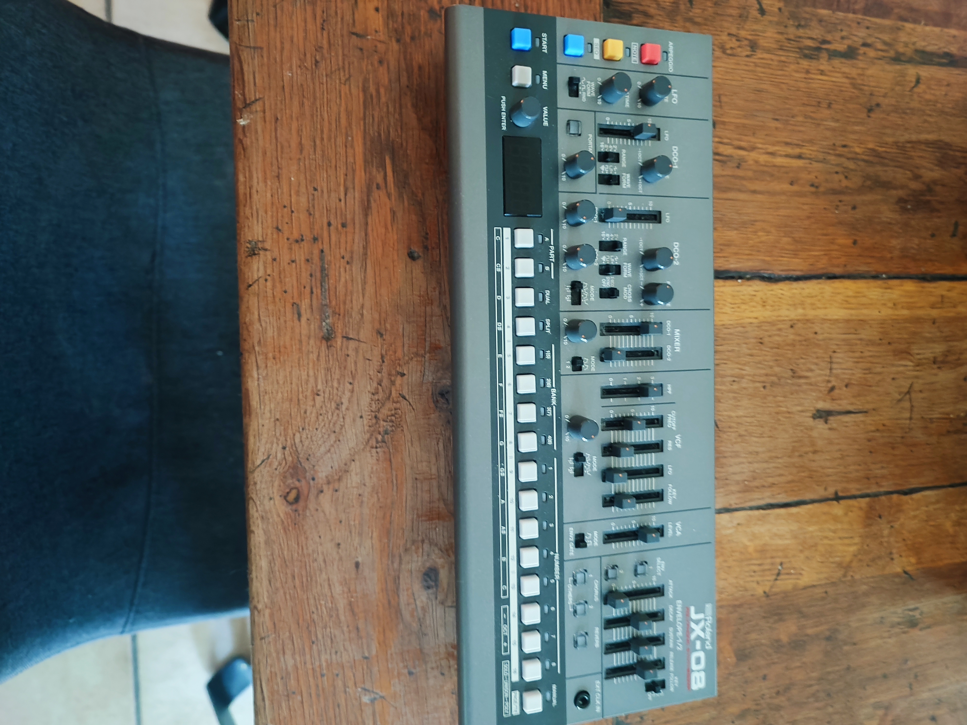 Roland boutique JX-08