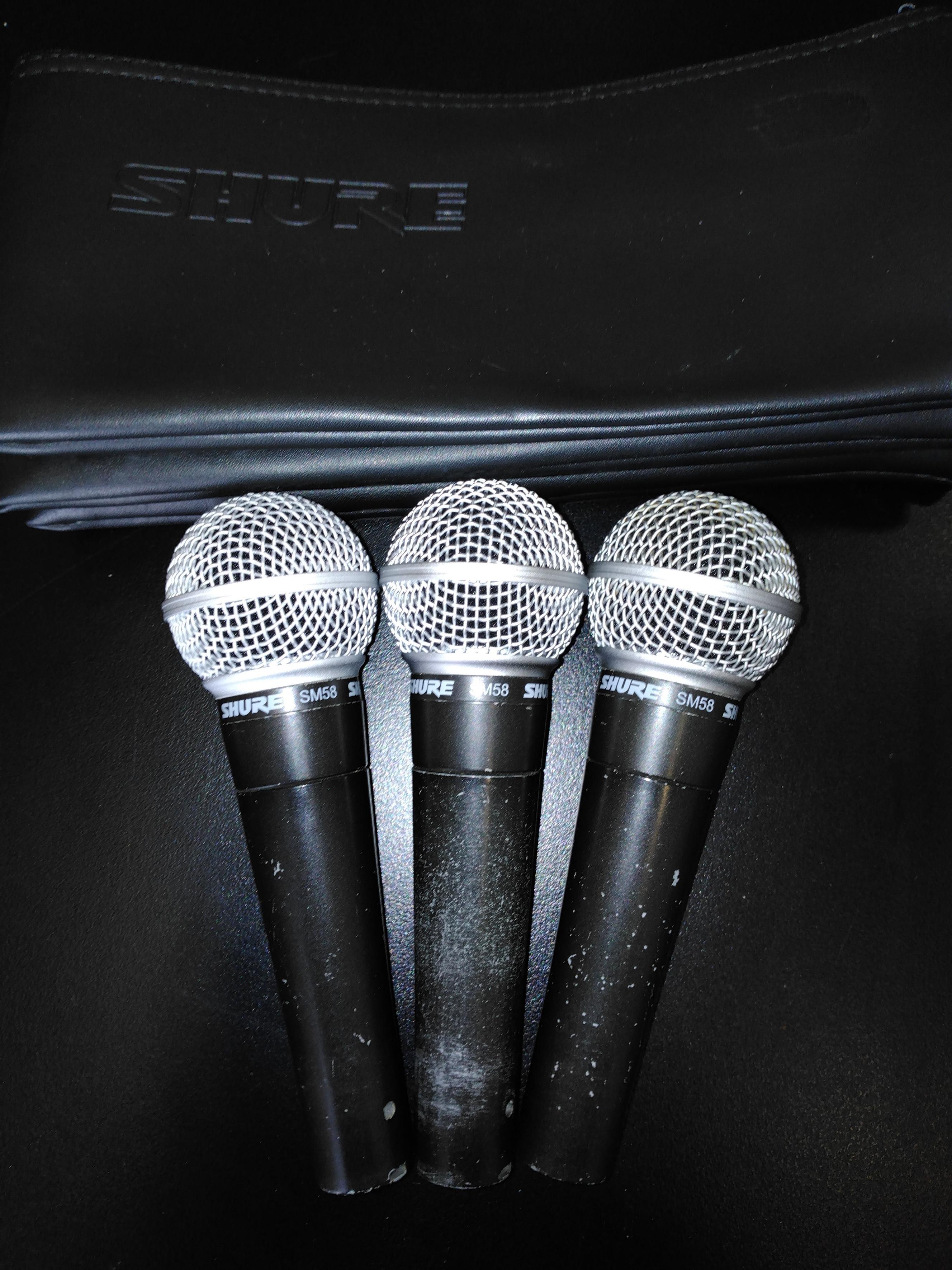 Vends lot de 3 micros Shure SM58 avec Pinces et Housses d'origine - bon état