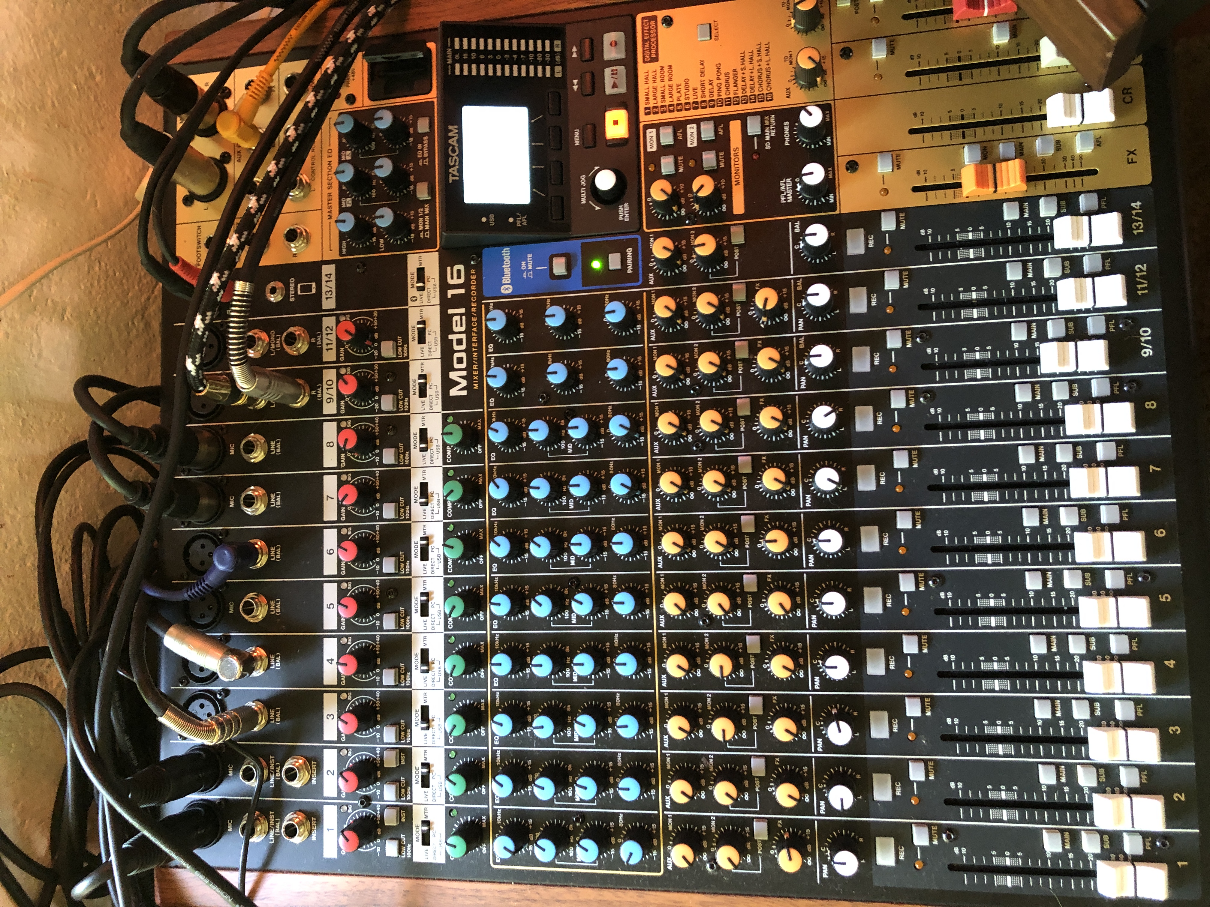 TASCAM MODEL 16 COMME NEUVE ( 30H DE VOL) 