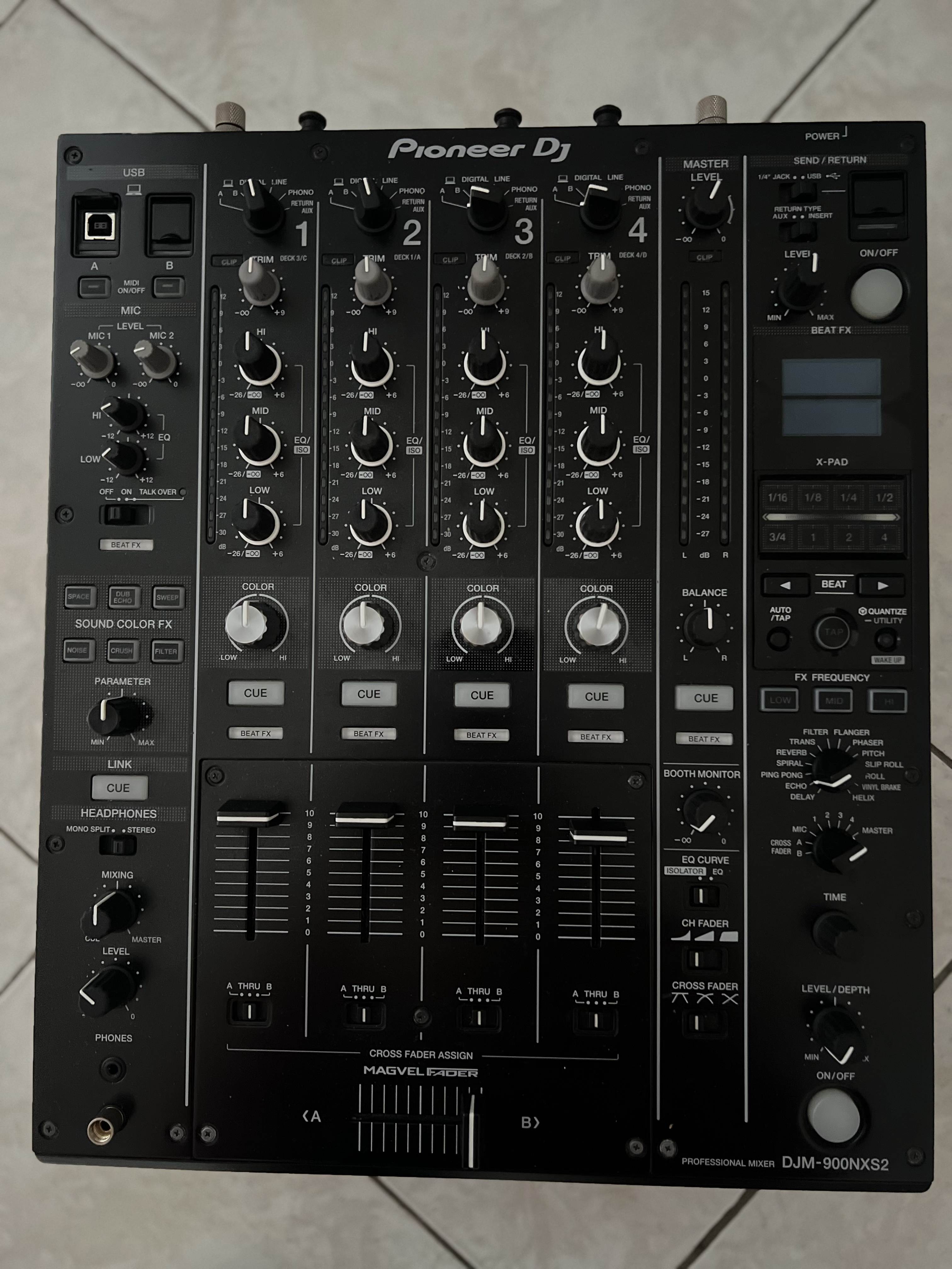 Pioneer DJM-900 Nexus 2 – Très bon état