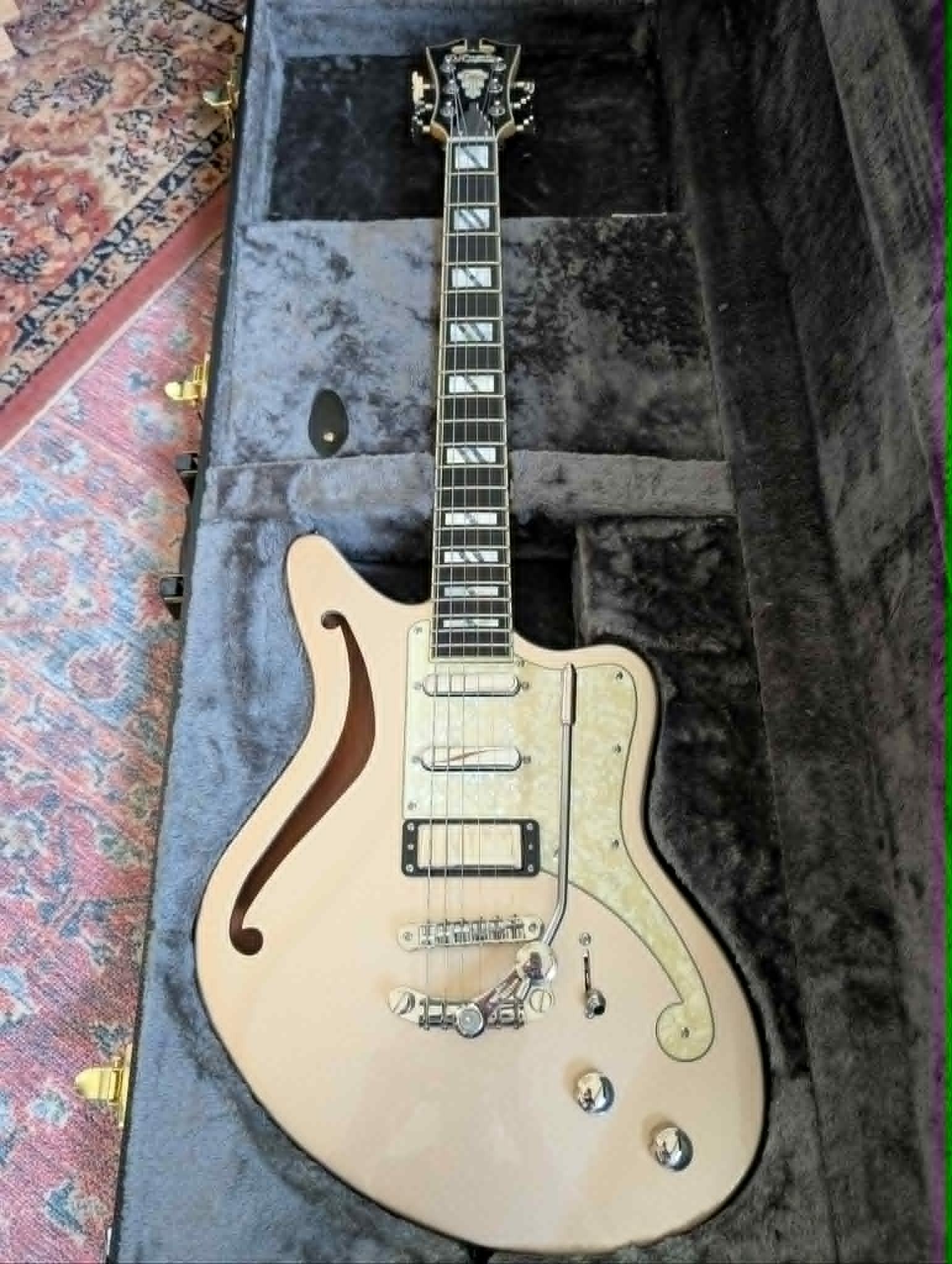 Dangelico Deluxe Bedford SH 8