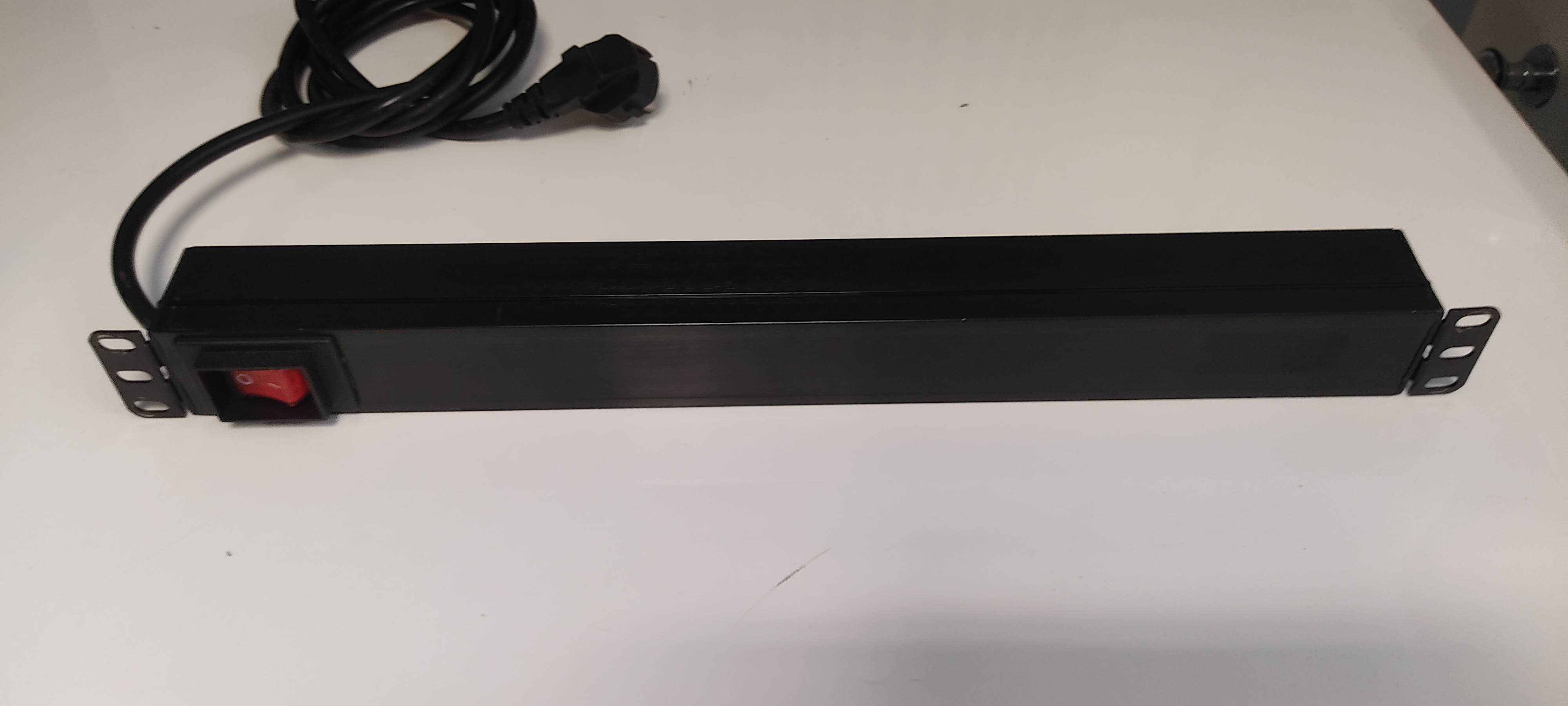 Adam Hall 87478 19" Bloc multiprise rackable
