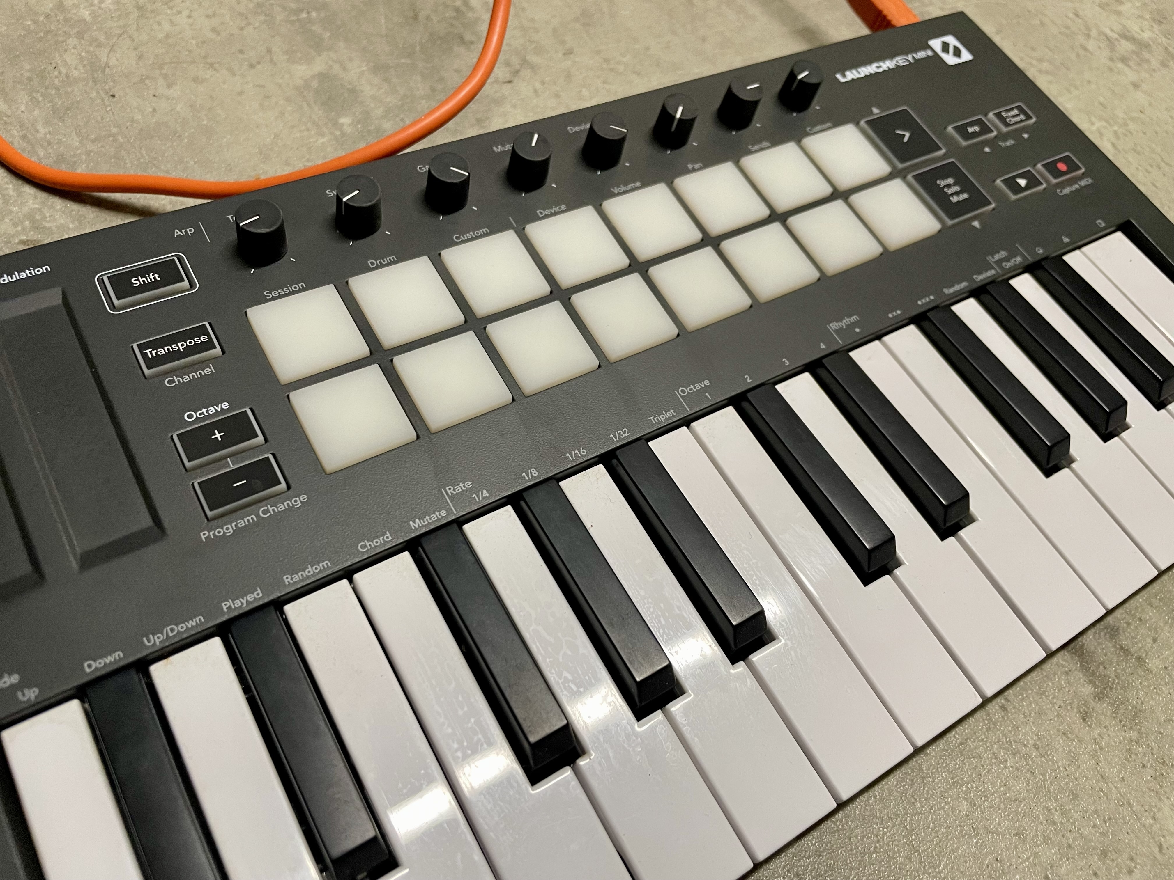 Novation Launchkey Mini mk3 (1919)