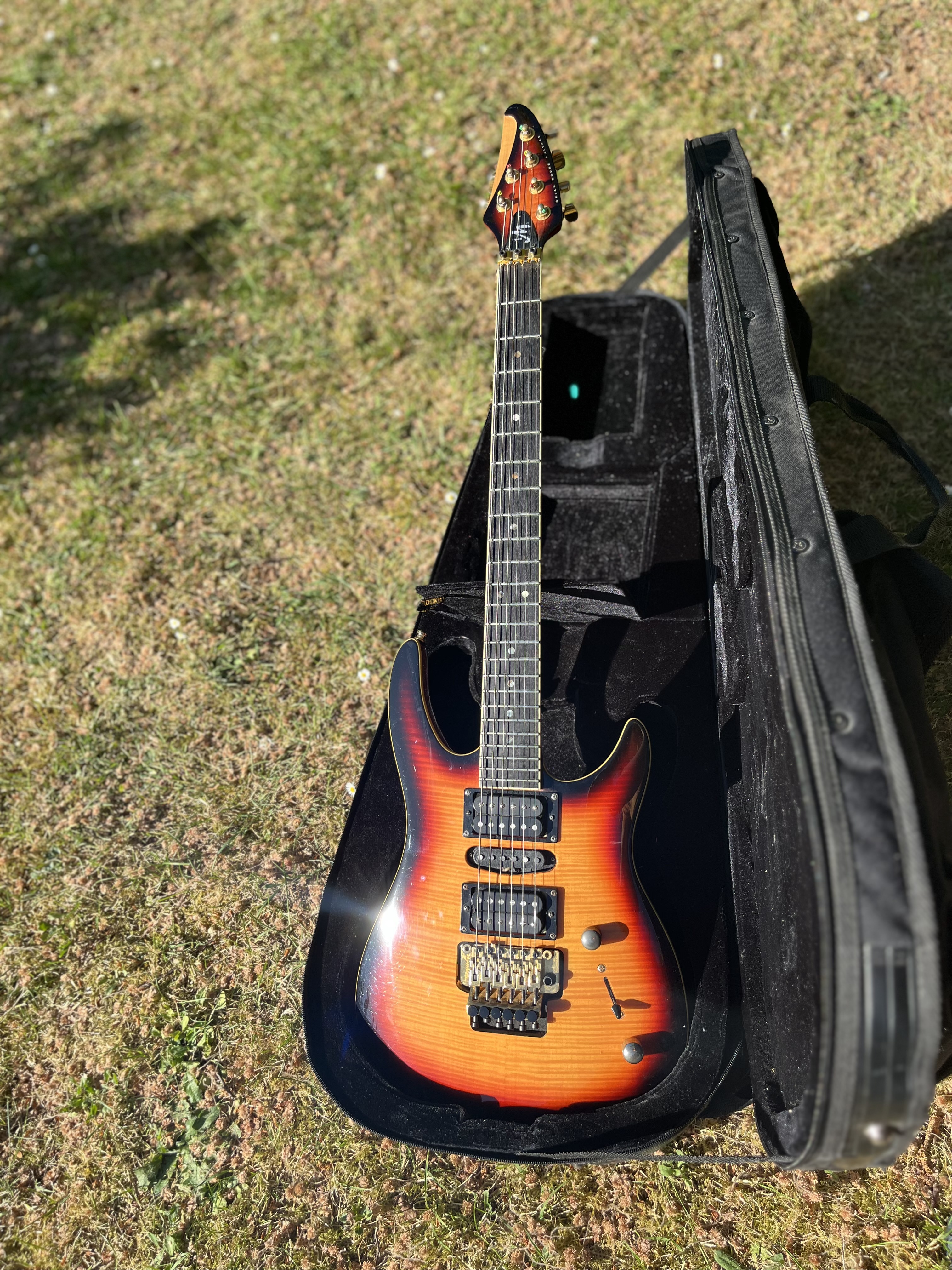 Guitare électrique Brian Moore "i1f" / 24 cases / Corps acajou / micros DiMarzio / Manche traversant / Touche ébène