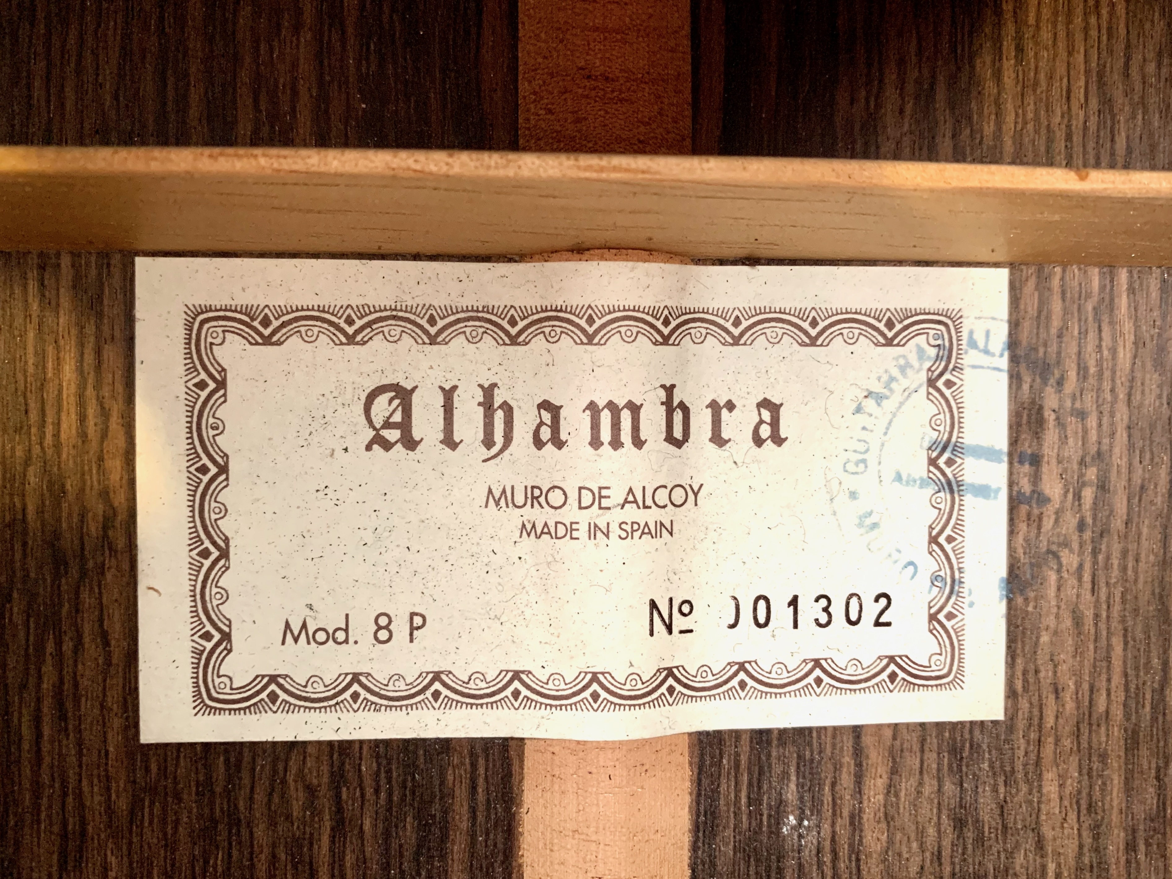 Alhambra Guitars 8 P (19800)