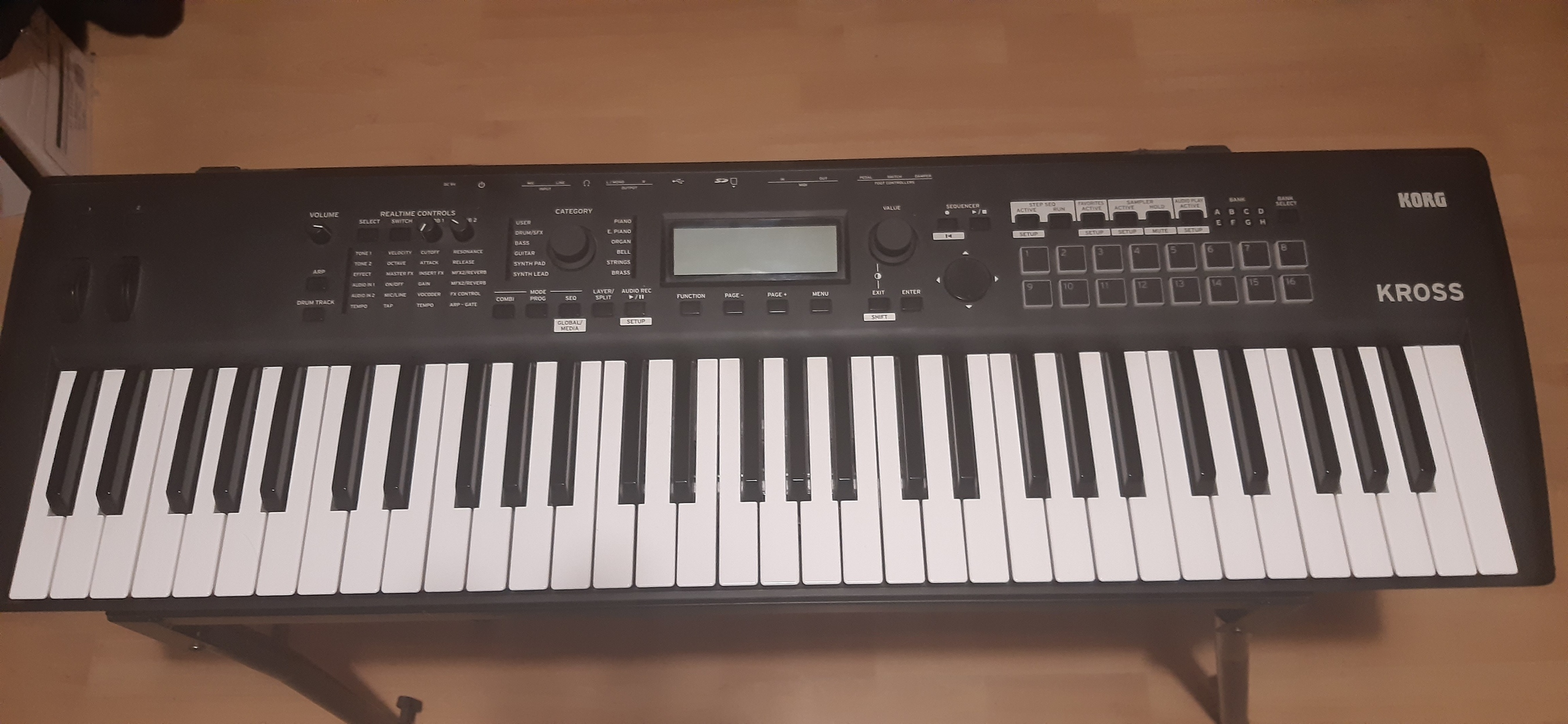 clavier-Kross2-Korg-vue-dessus