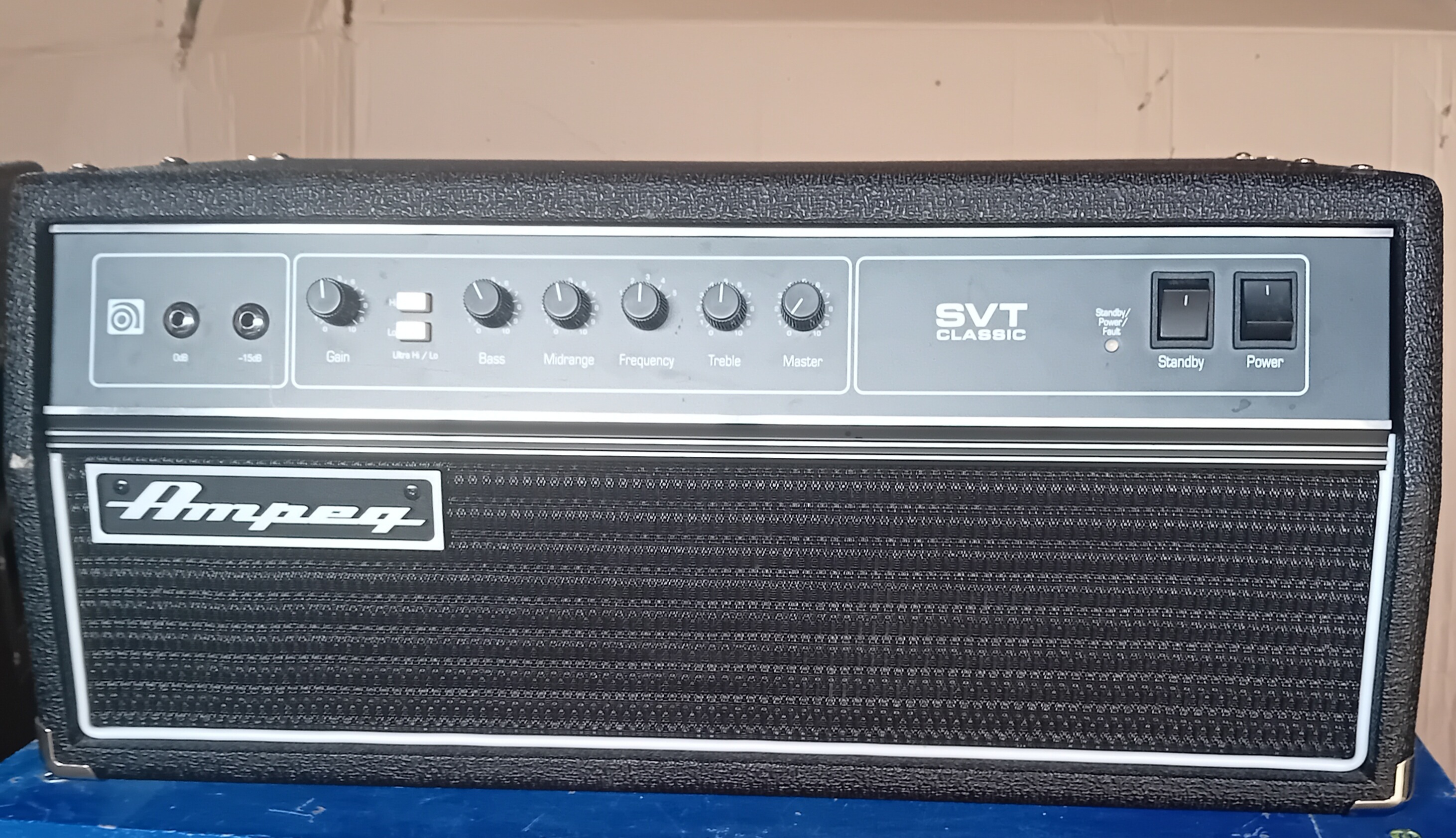 Vends tête ampli Basse Ampeg Classique 