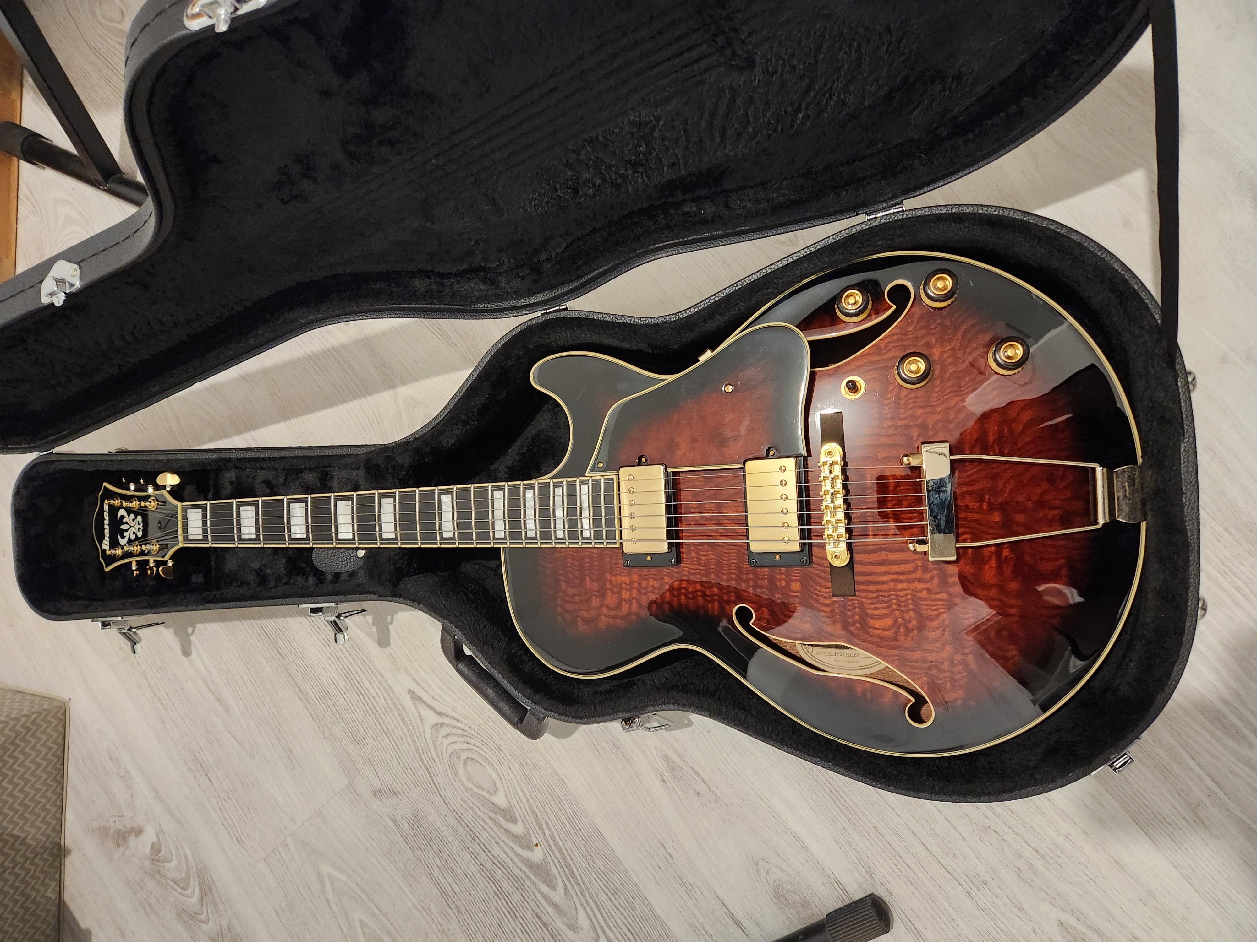 Guitare ibanez AG 95 QA DBS