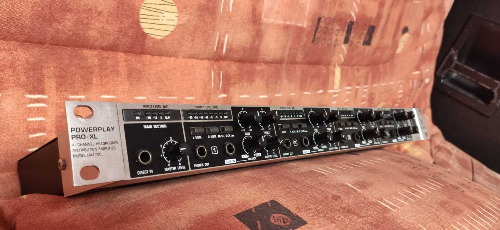 Behringer Powerplay Pro-XL HA4700 (84236)