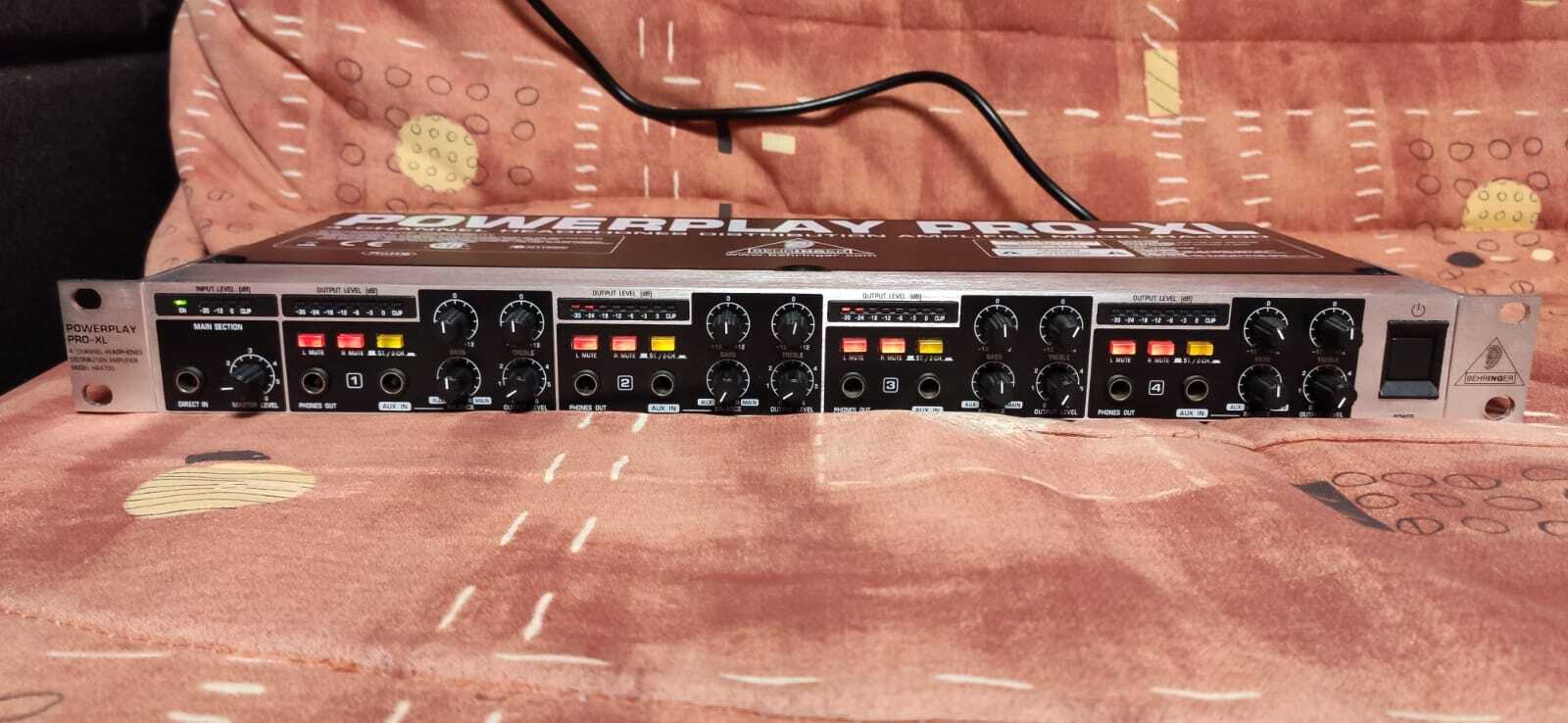 Vends Behringer Powerplay Pro-XL HA4700