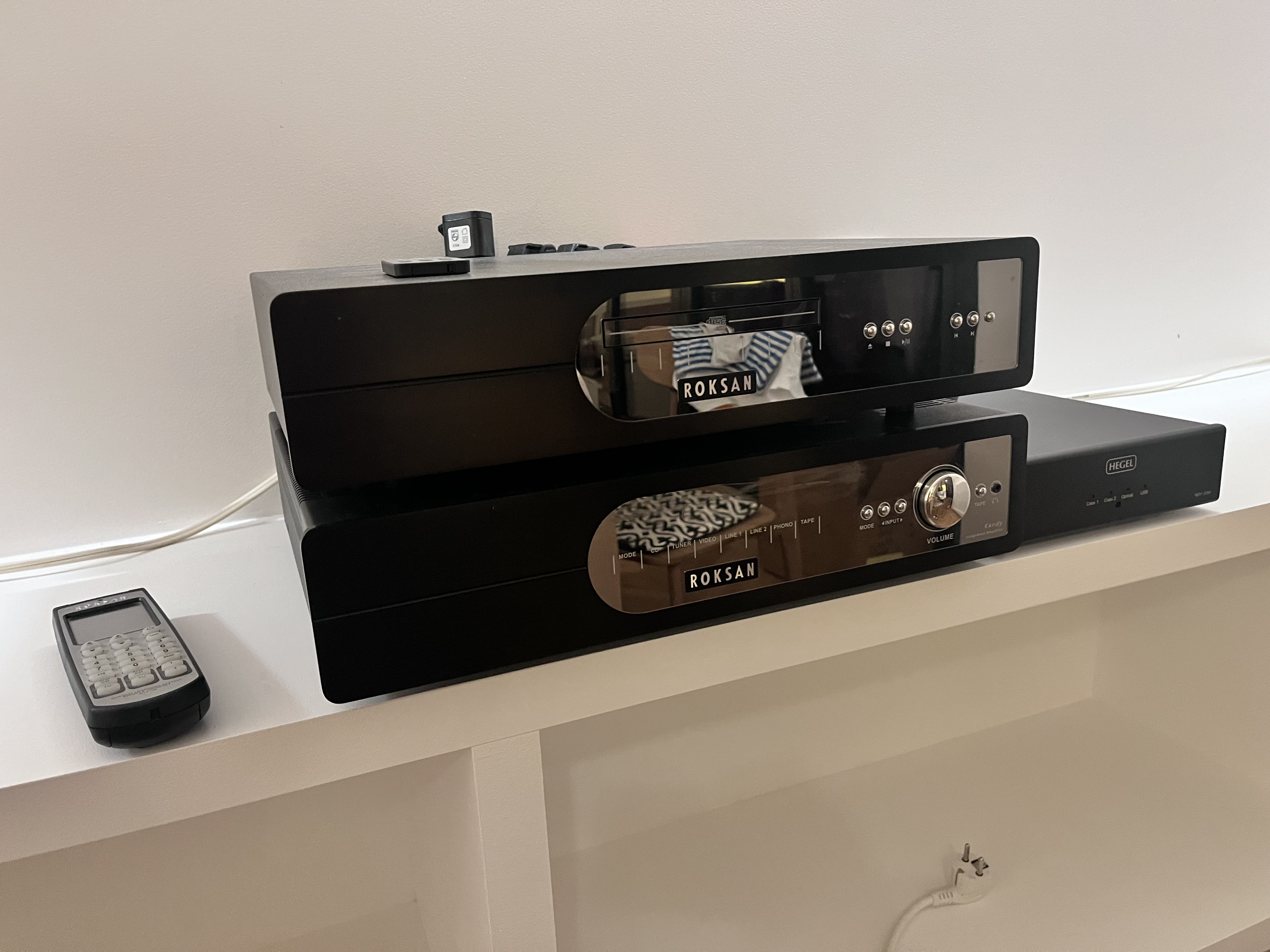 Vends Ensemble Hi-Fi audiophile Roksan Kandy K2 + Totem Mite + DAC Hegel HD11