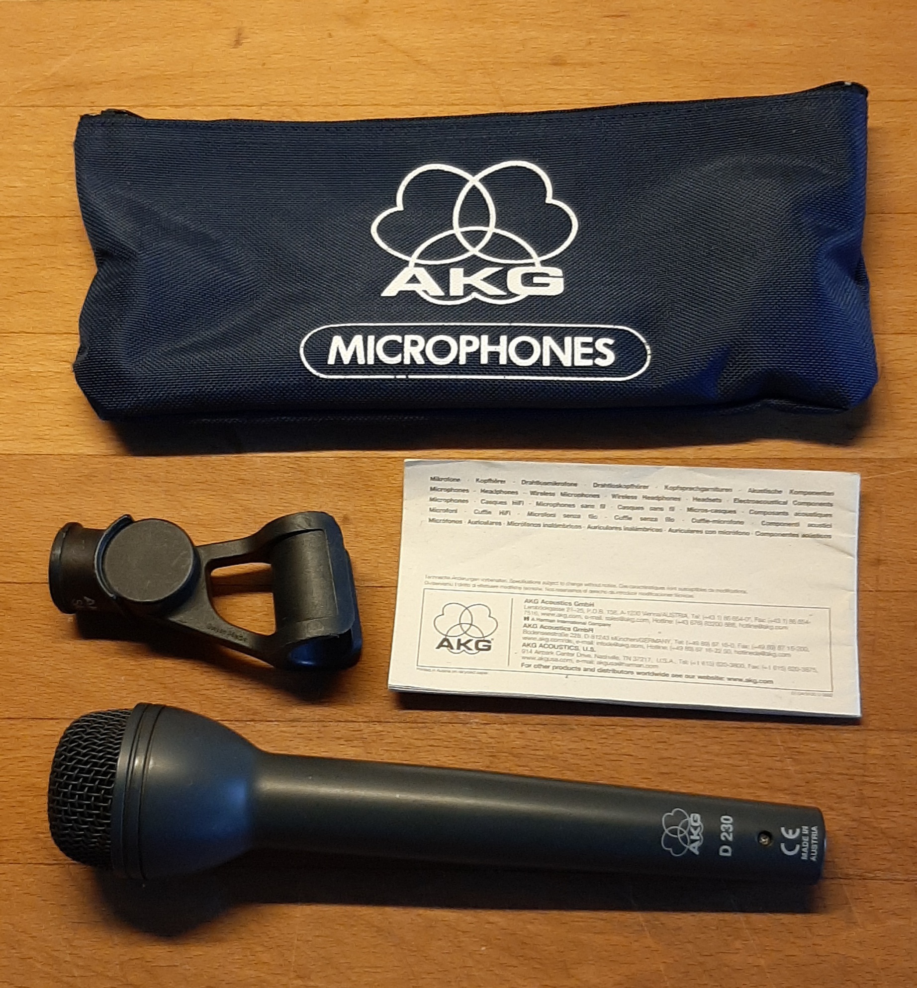 micro AKG D230