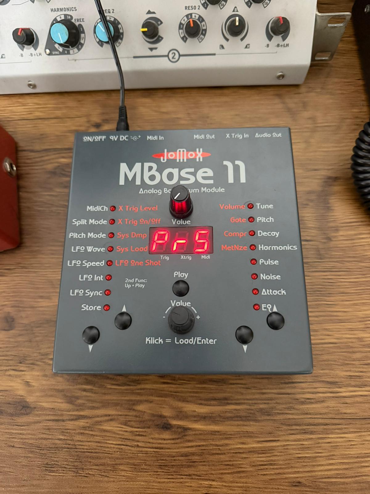 Mbase 11