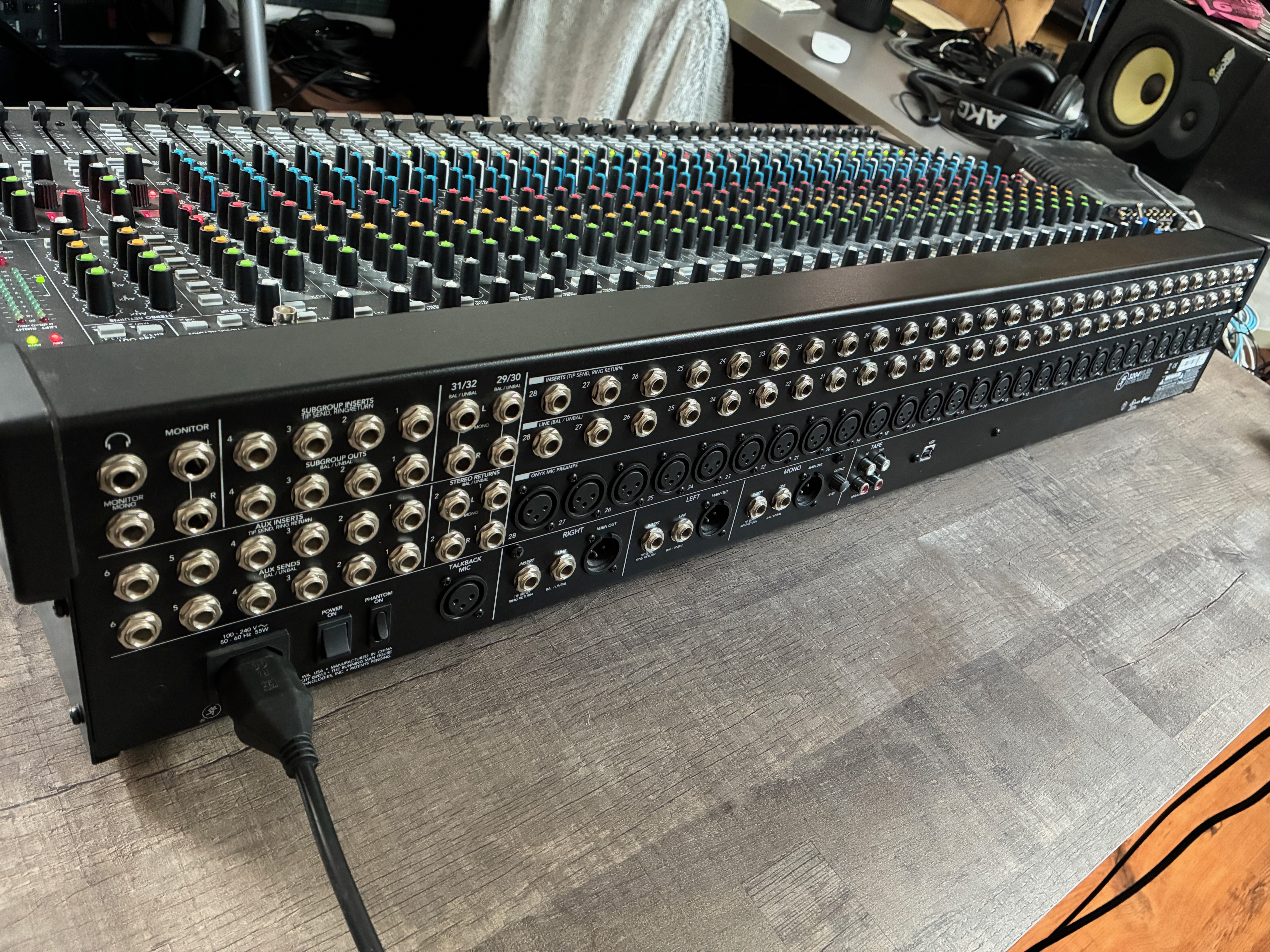 Mackie 3204VLZ4 (49427)