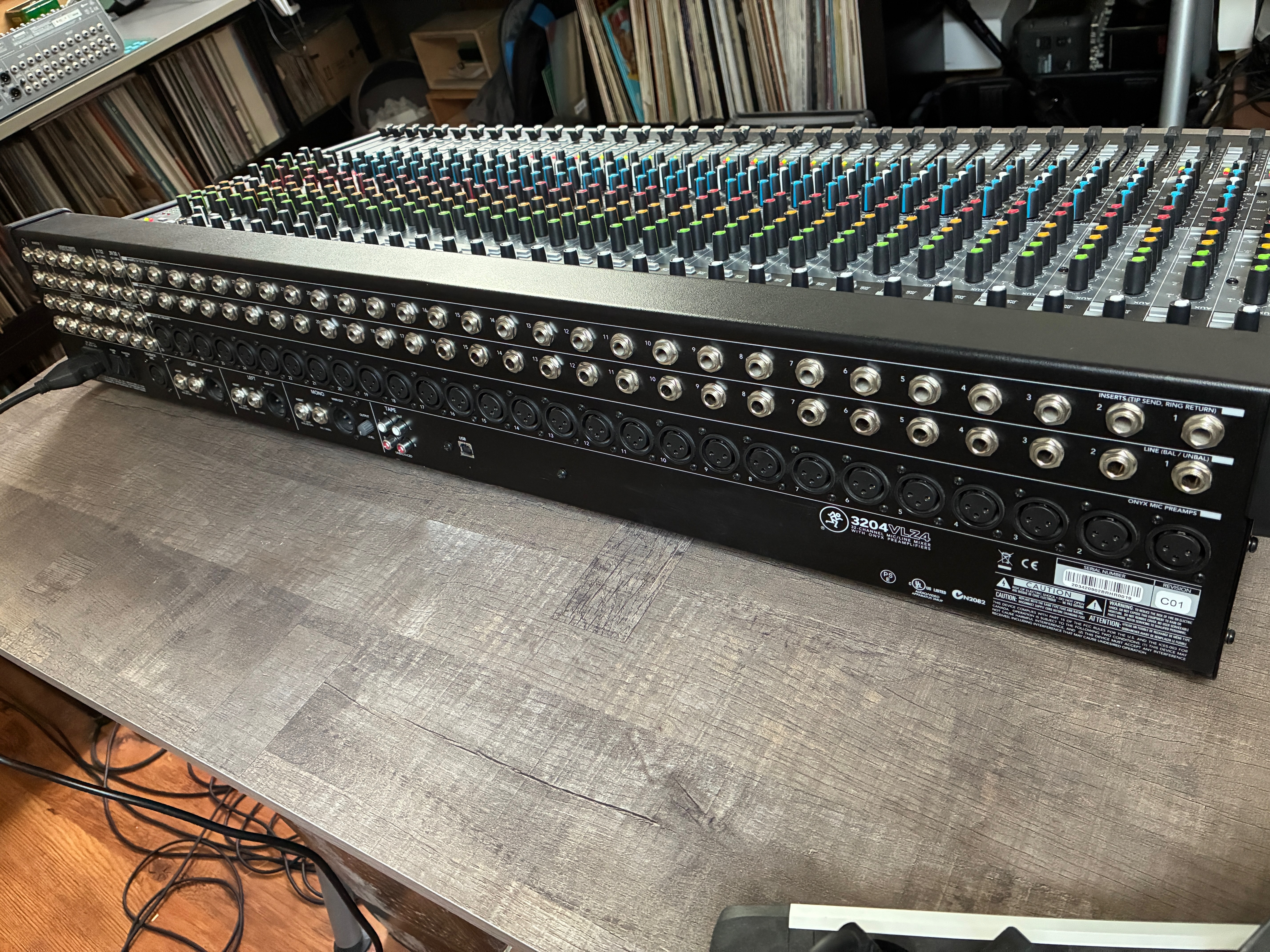 Mackie 3204VLZ4 (48981)
