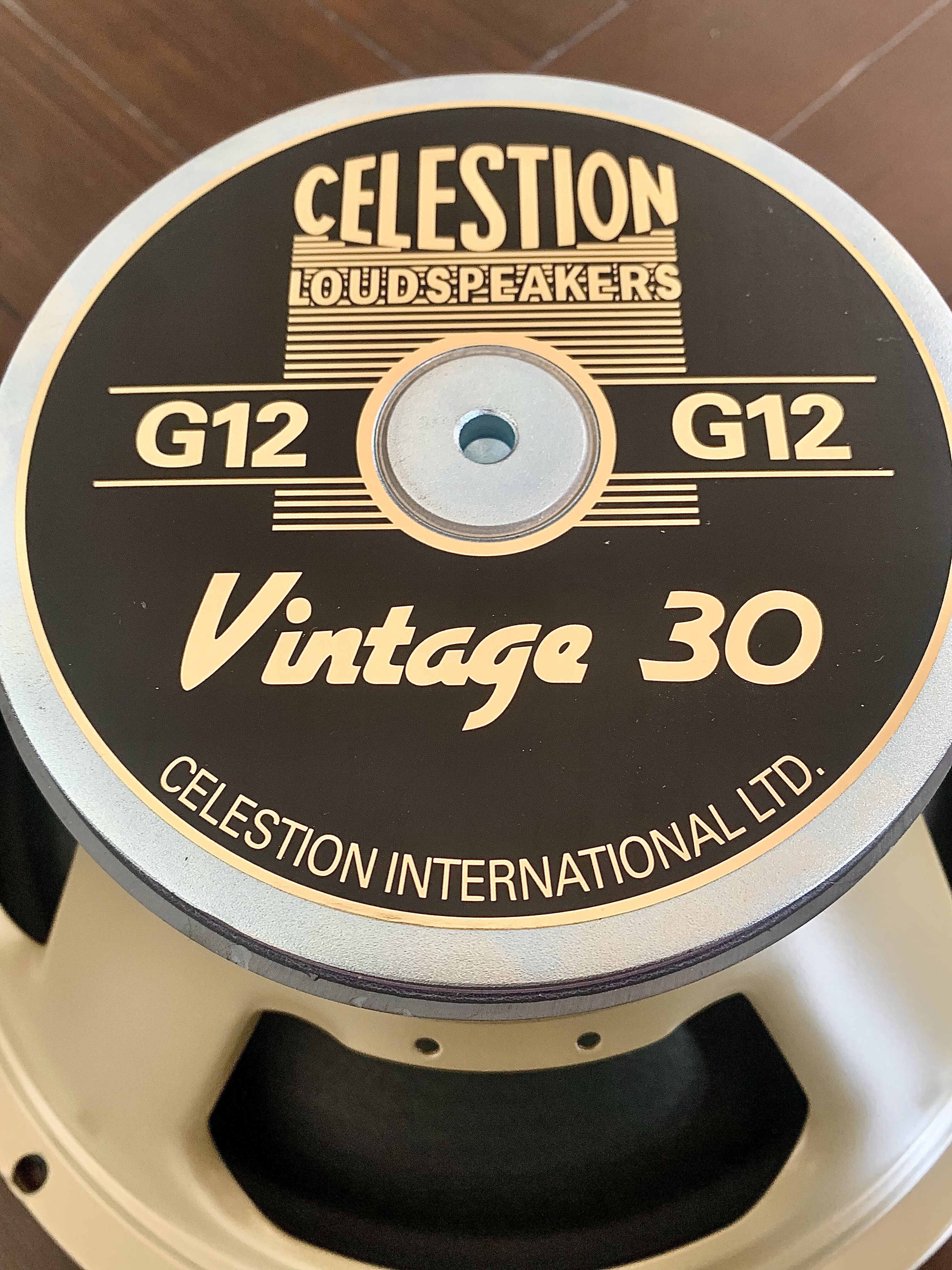 HP Celestion 12 pouces Vintage 30 16 Ohms